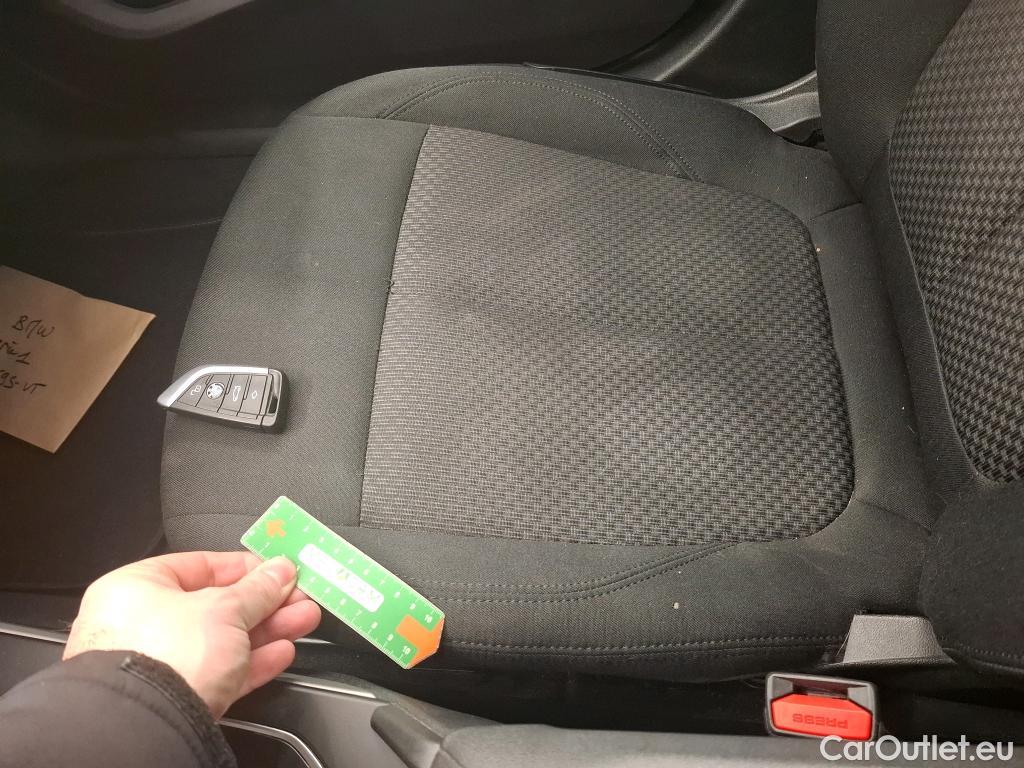  Bmw  Serie 1 BMW Série 1 / 2019 / 5P / Berline 1.5 116D DKG7 Business Design #35