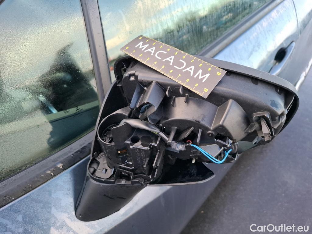  Nissan  Micra NISSAN  / 2016 / 5P / Berline IG-T 92 Business Edition #17