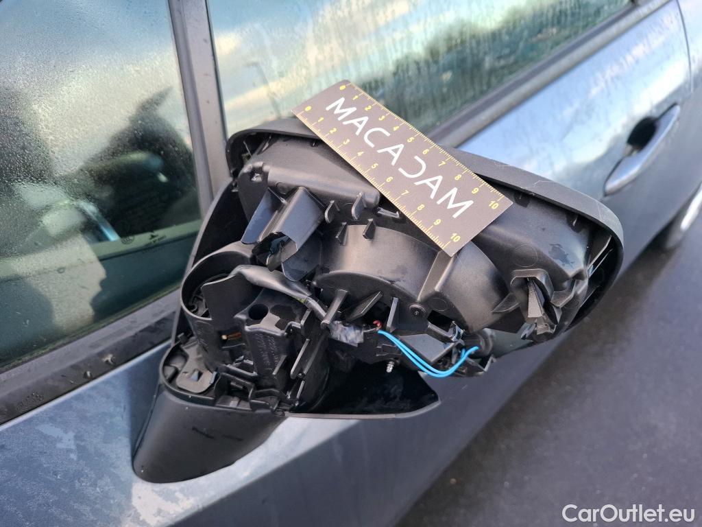  Nissan  Micra NISSAN  / 2016 / 5P / Berline IG-T 92 Business Edition #21