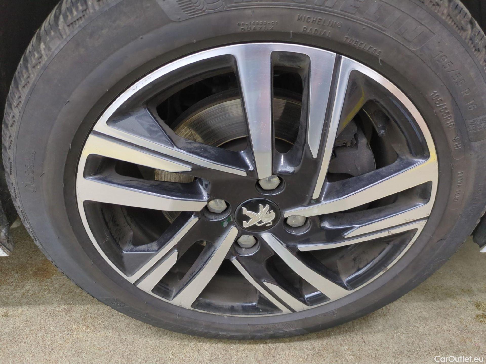  Peugeot  208  Allure Business 1.5 HDi 100CV BVM6 E6d #15