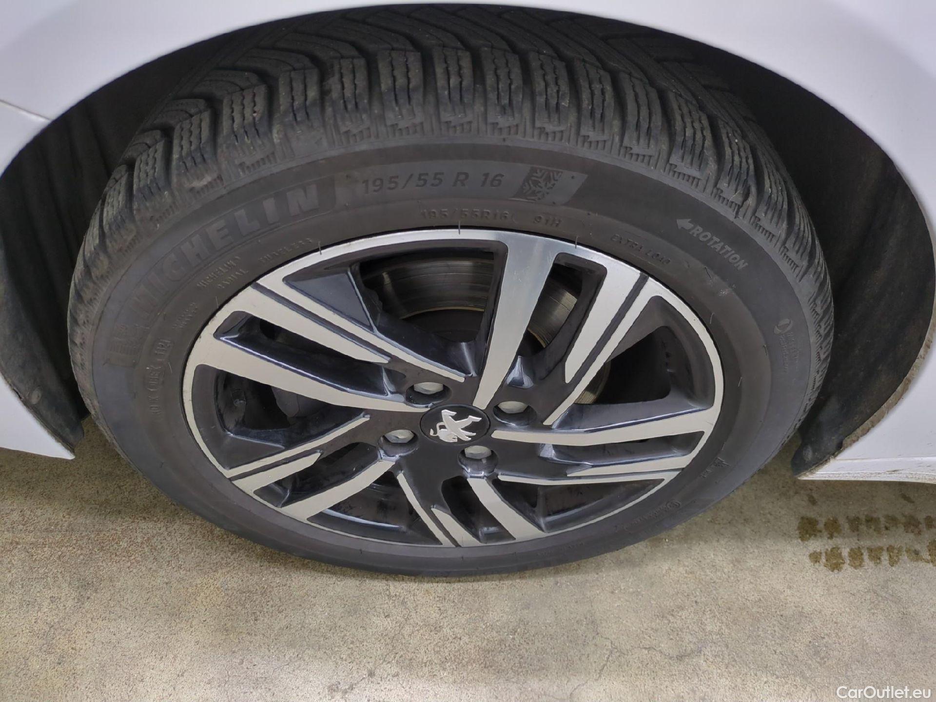  Peugeot  208  Allure Business 1.5 HDi 100CV BVM6 E6d #17