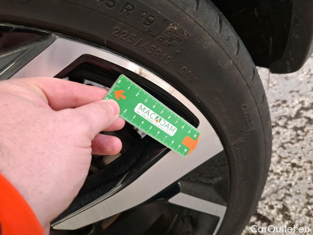  Nissan  Qashqai NISSAN  5p Crossover 1.2 DIG-T 115 Tekna #44