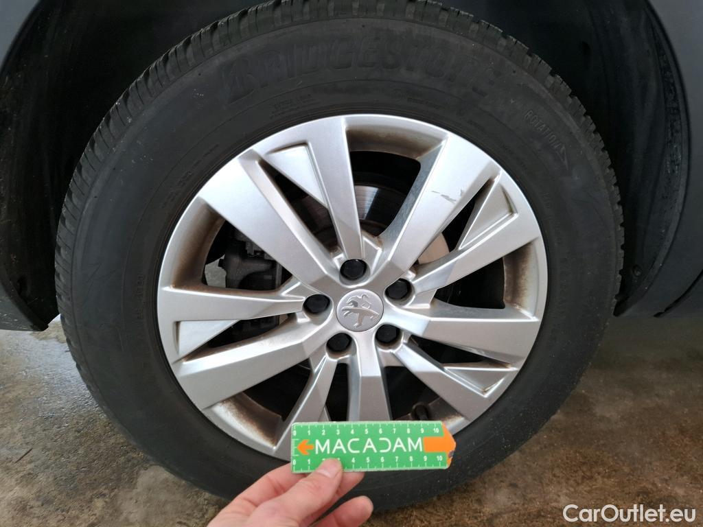  Peugeot  5008  Active Pack 1.5 HDi 130CV BVA8 7 Sieges E6d #76