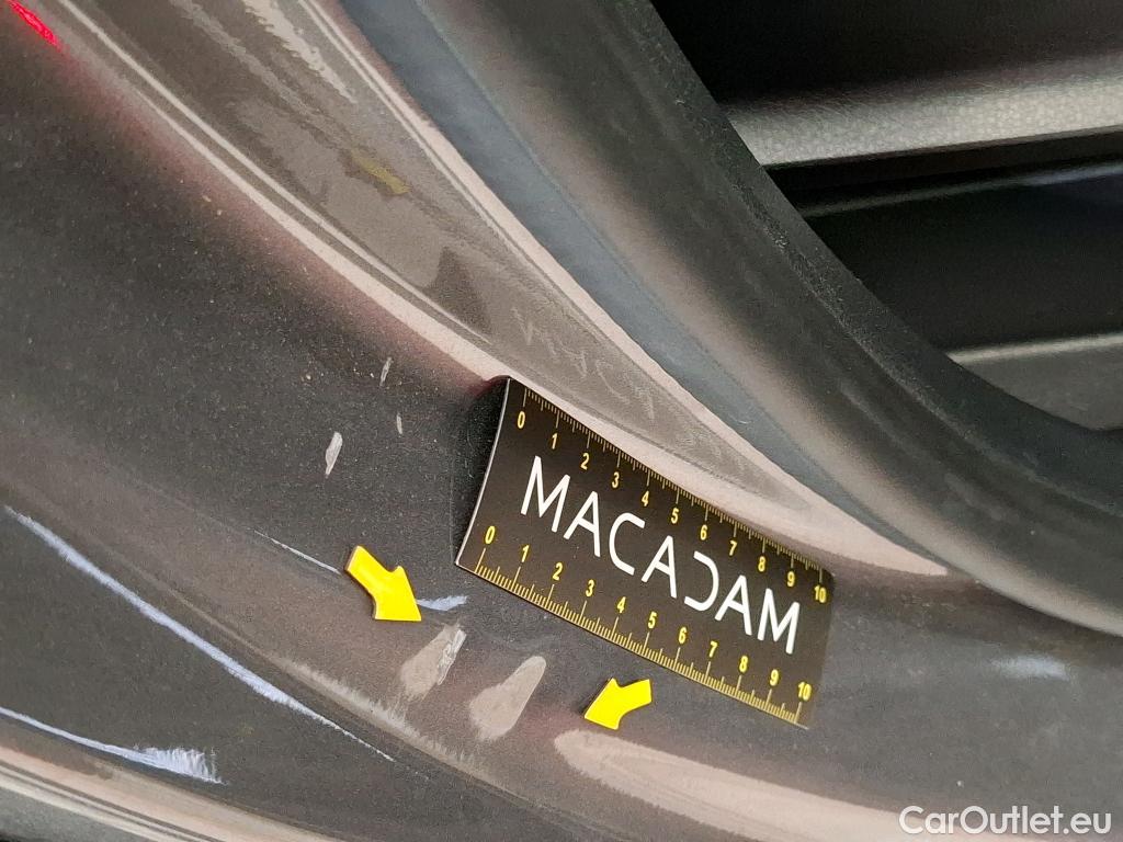  Mercedes  GLB MERCEDES-BENZ  / 2019 / 5P / SUV  200 d AMG Line #26