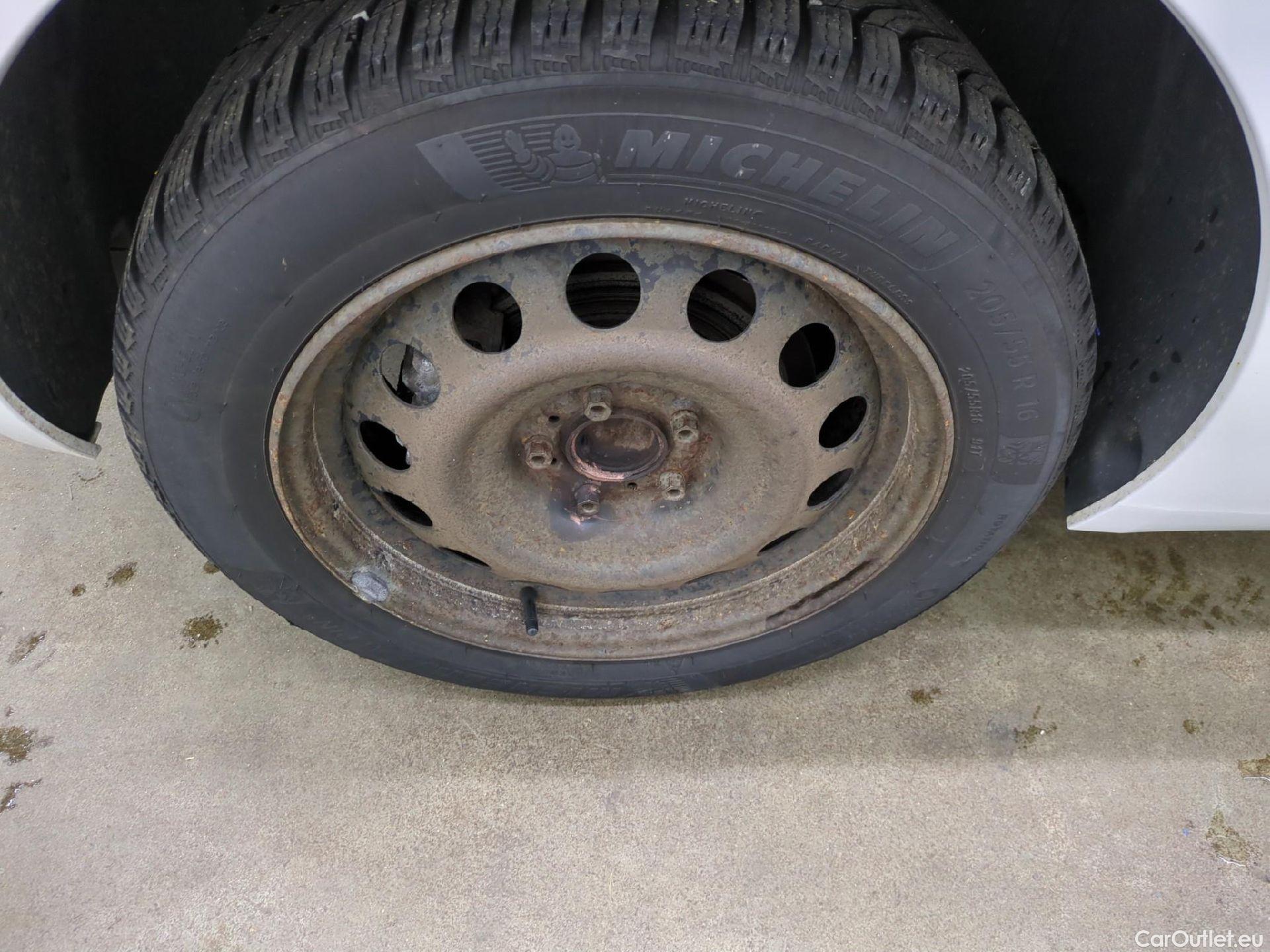  Peugeot  308  Premium Pack 1.5 HDi 130CV BVM6 E6dT #13