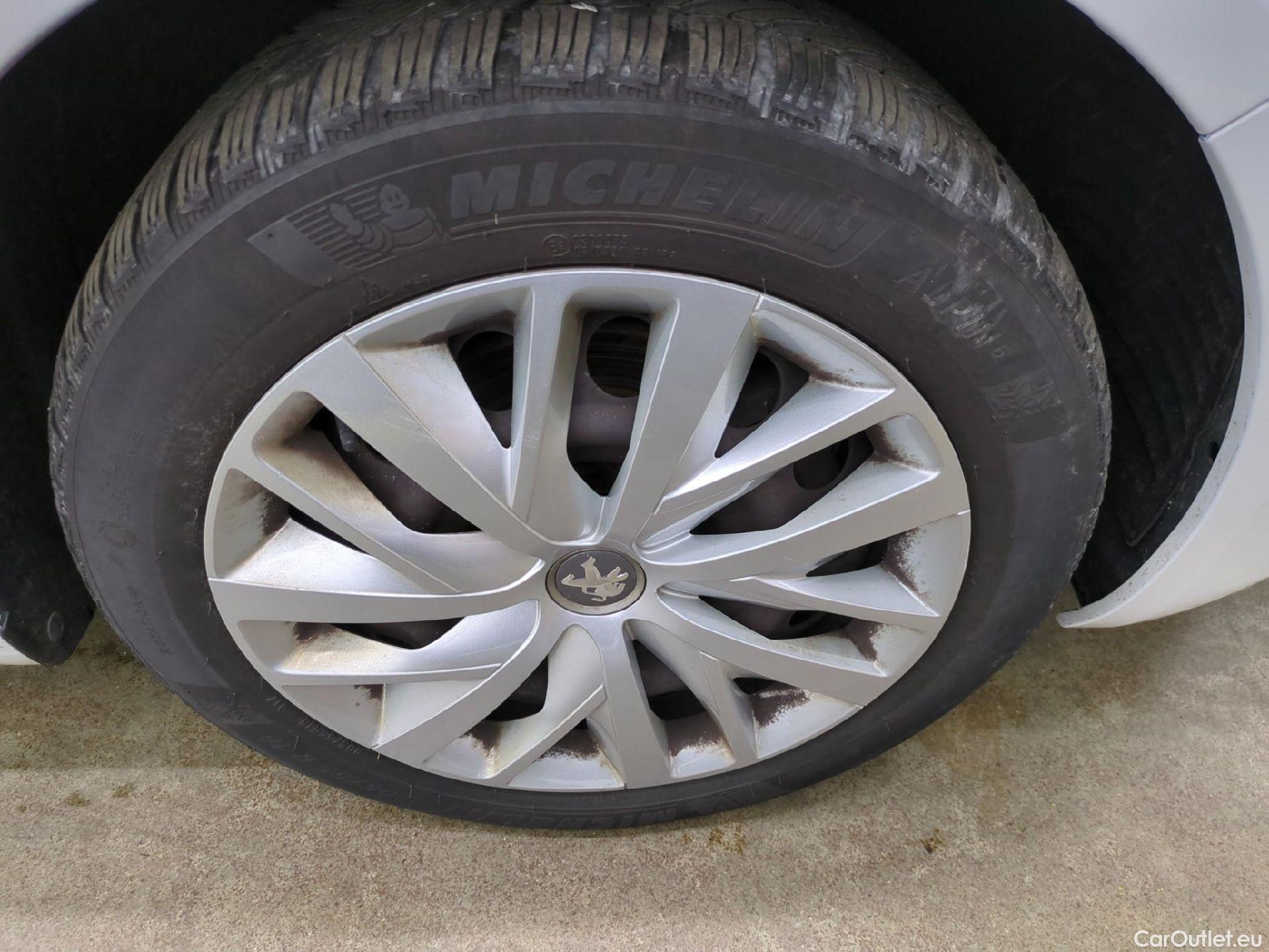  Peugeot  308  Premium Pack 1.5 HDi 130CV BVM6 E6dT #8