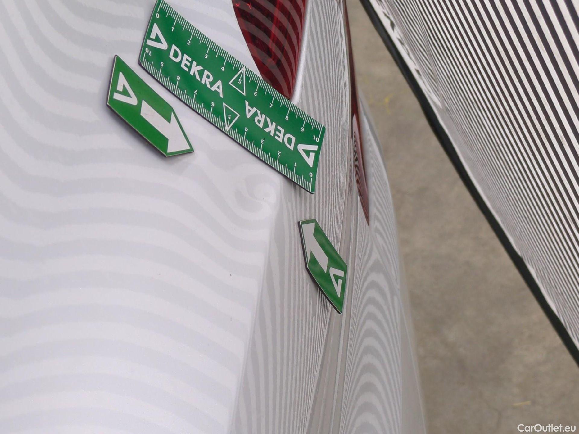  Peugeot  308  Premium Pack 1.5 HDi 130CV BVM6 E6dT #20