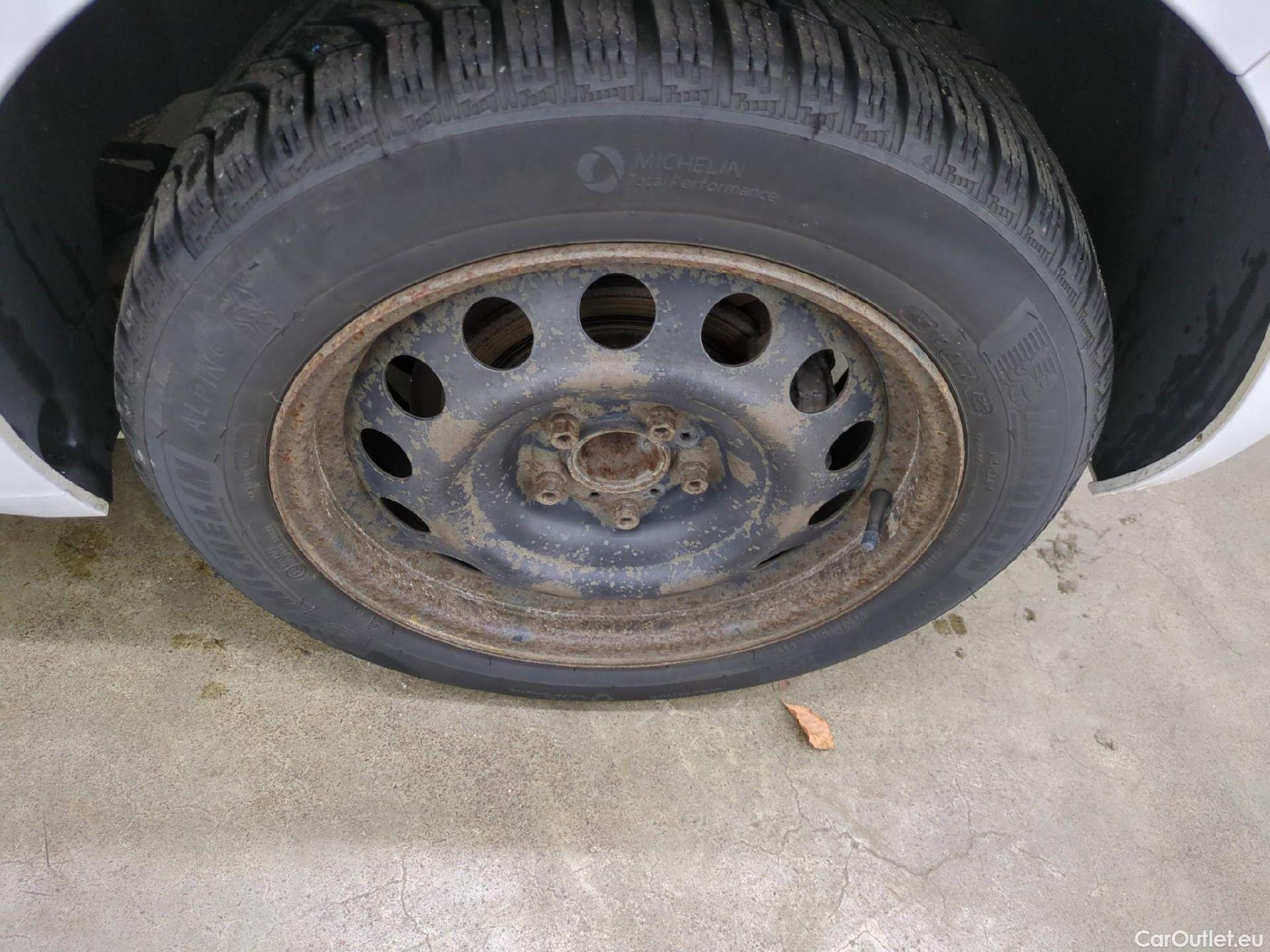  Peugeot  308  Premium Pack 1.5 HDi 130CV BVM6 E6dT #11