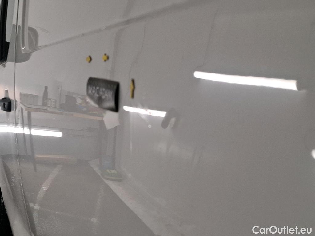  Peugeot  Expert  Fourgon Asphalt L3 2.0 HDi 145CV BVM6 E6d #24