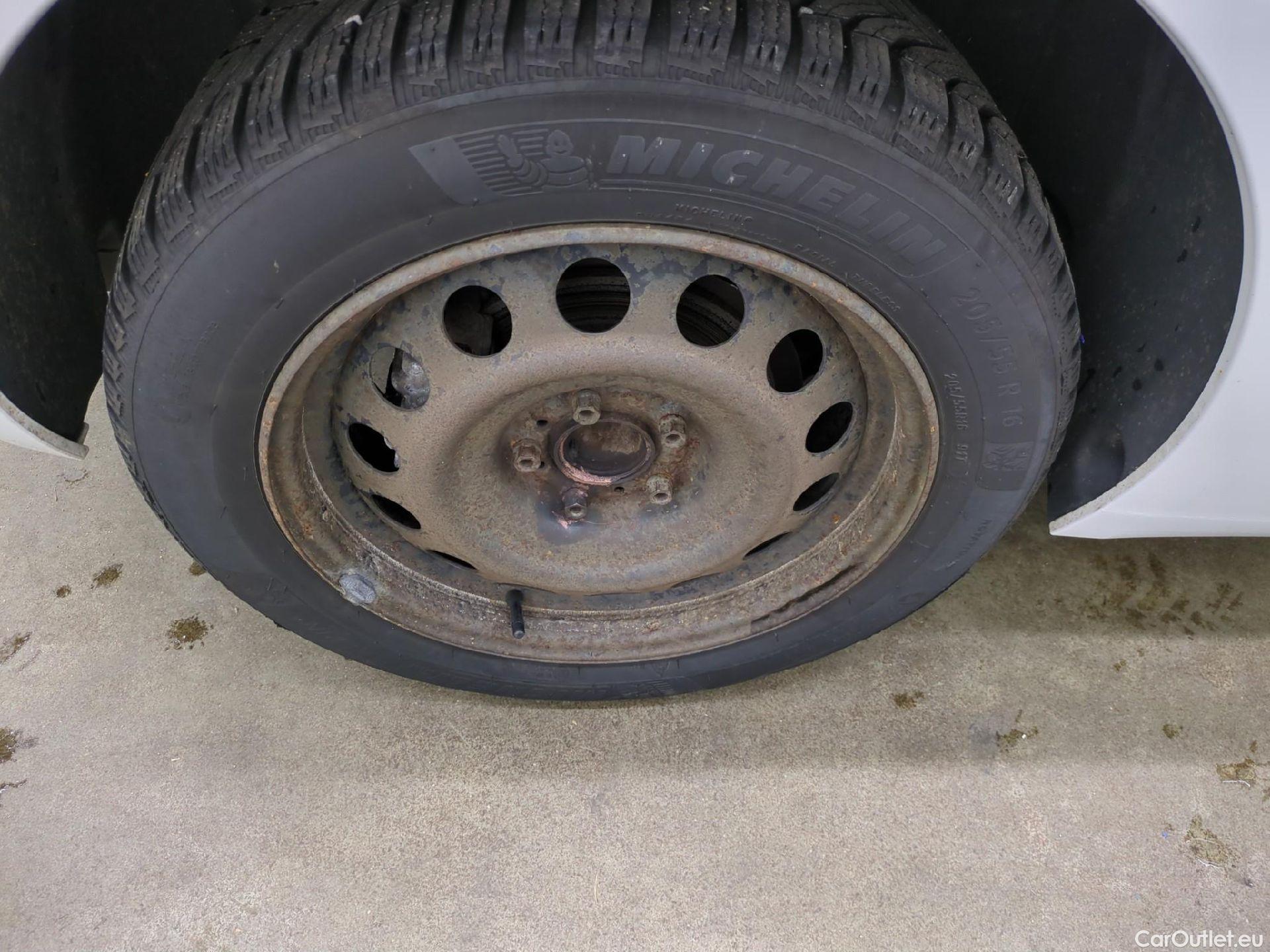  Peugeot  308  Premium Pack 1.5 HDi 130CV BVM6 E6dT #14