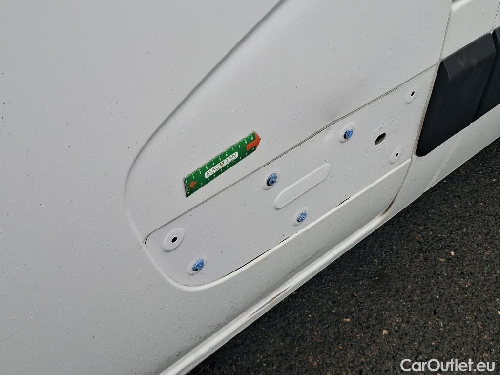  Renault  Master  III Fourgon L2H2 3 5 Grand Confort dCi 130CV BVM6 E6 #60