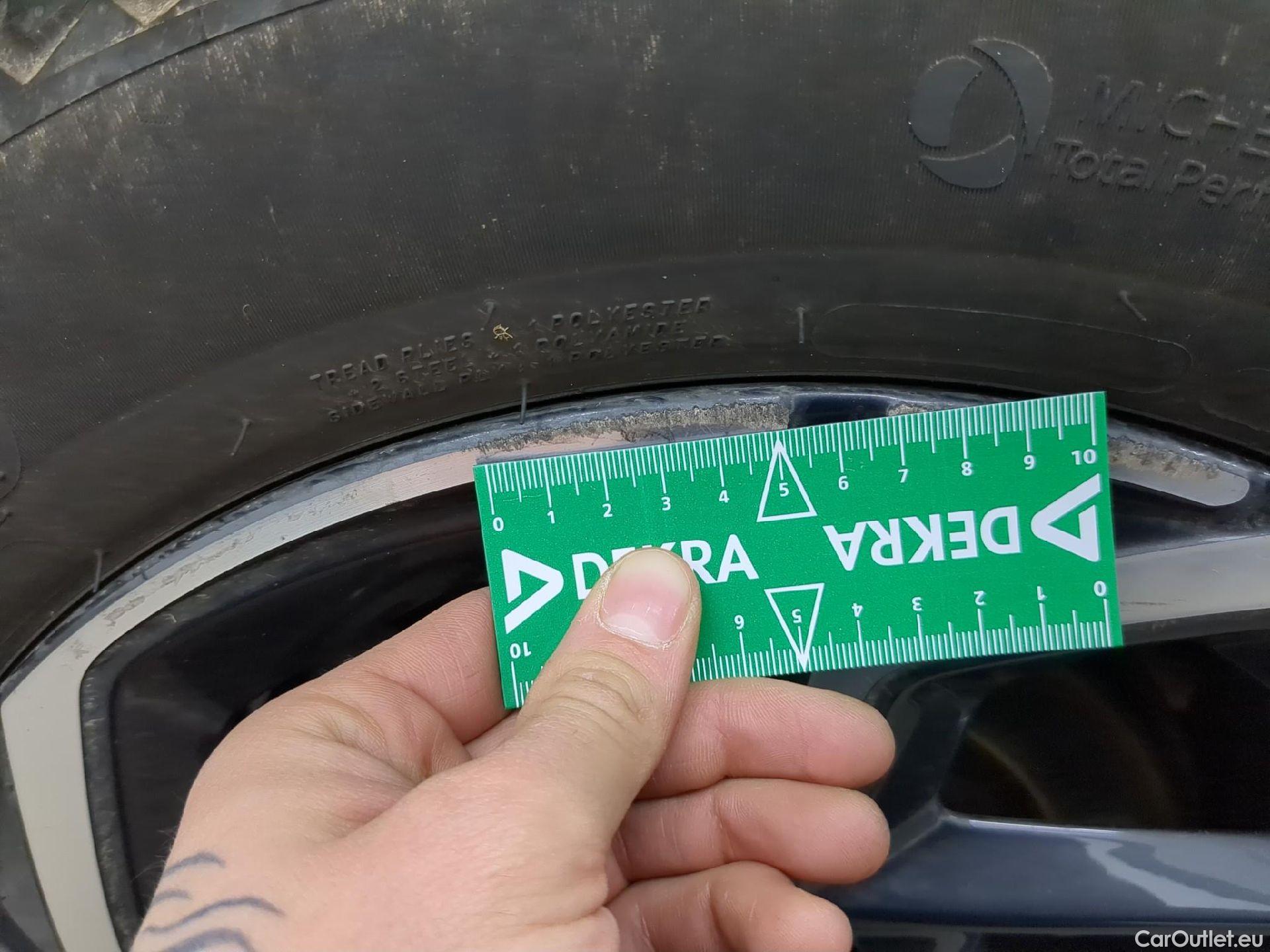  Hyundai  i30  cw Business 1.6 CRDi 115CV BVA7 E6d #5