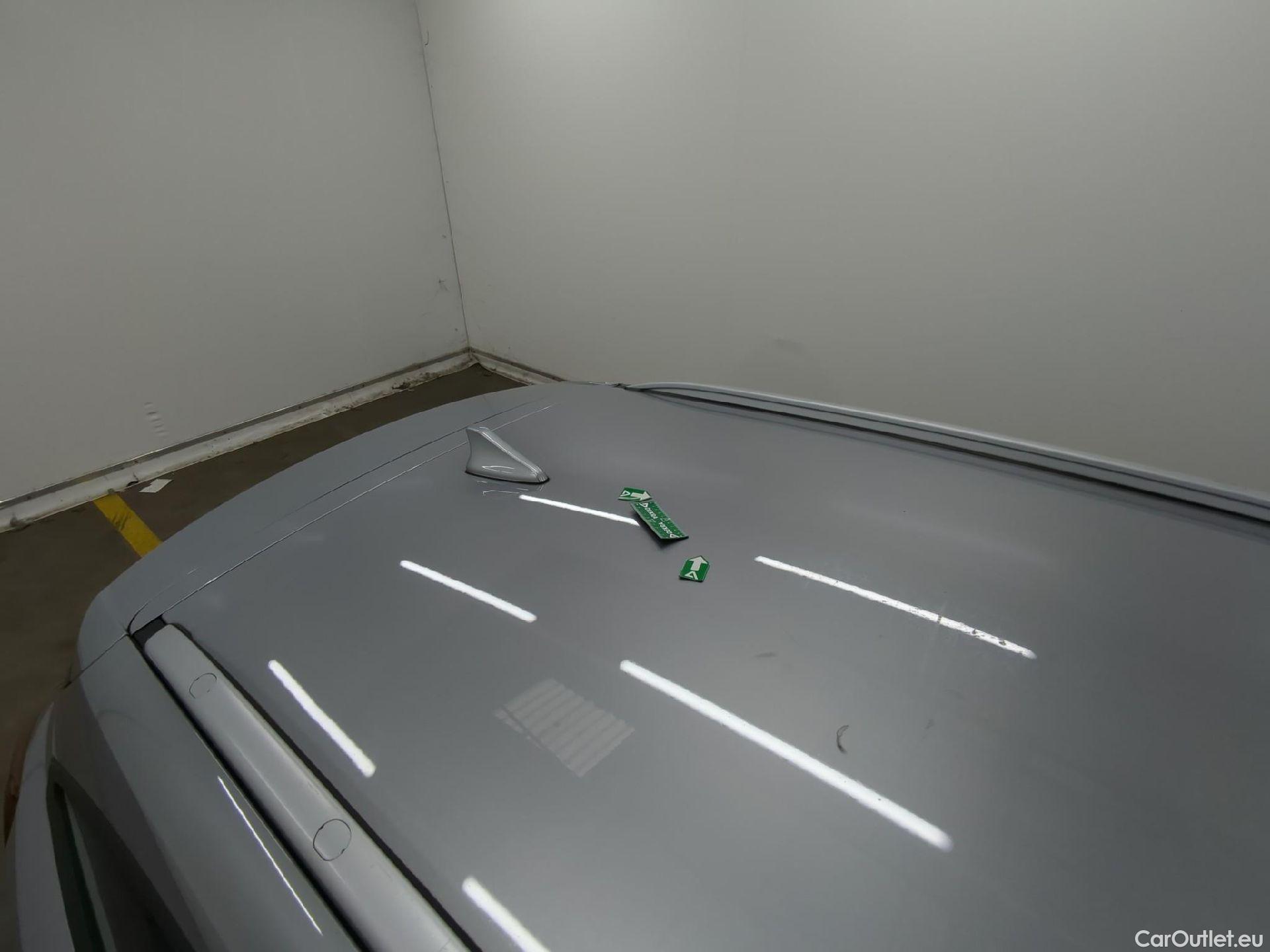  Hyundai  i30  cw Business 1.6 CRDi 115CV BVA7 E6d #20