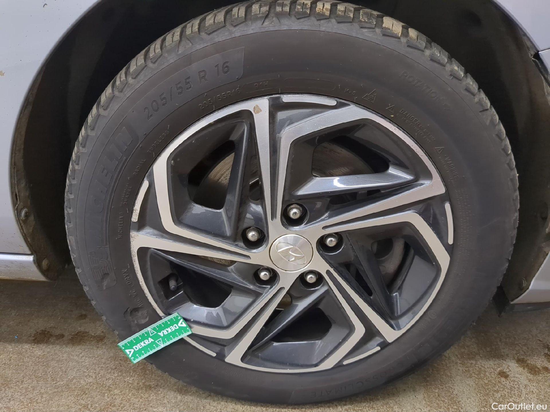  Hyundai  i30  cw Business 1.6 CRDi 115CV BVA7 E6d #13