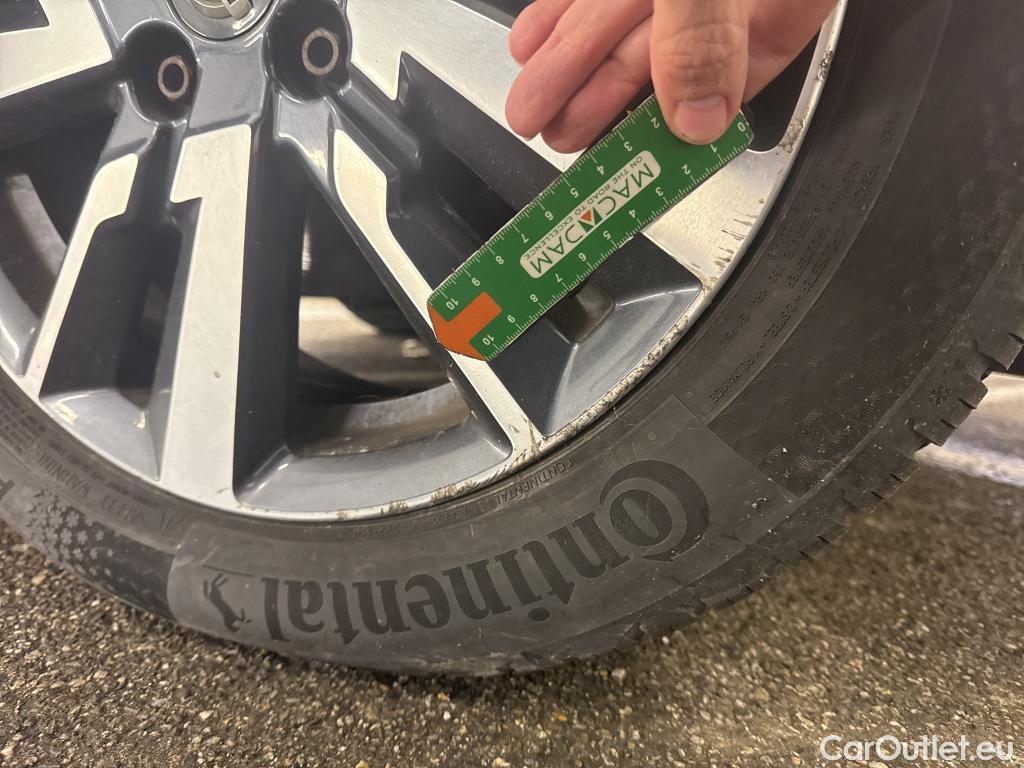  Nissan  Micra  5p Berline IG-T 90 N-Connecta / COMPRESSEUR + CALCULATEUR CLIM HS
 #39