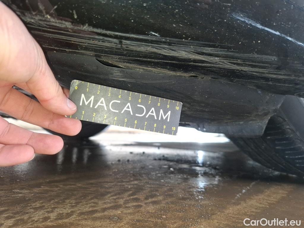  Mercedes  A-Klasse MERCEDES-BENZ Classe A Berline / 2018 / 4P / Berline A 180 d Business Line 8G-DCT #45