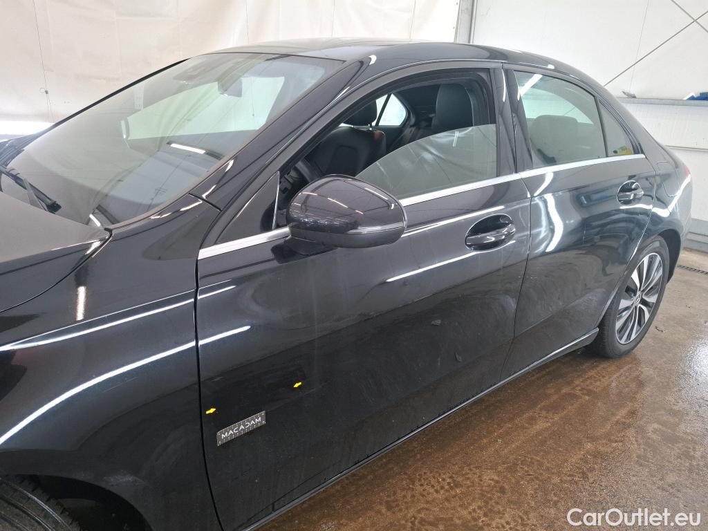  Mercedes  A-Klasse MERCEDES-BENZ Classe A Berline / 2018 / 4P / Berline A 180 d Business Line 8G-DCT #23