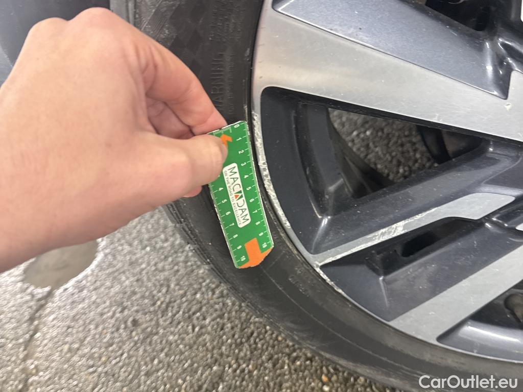  Nissan  Micra  5p Berline IG-T 90 N-Connecta / COMPRESSEUR + CALCULATEUR CLIM HS
 #34