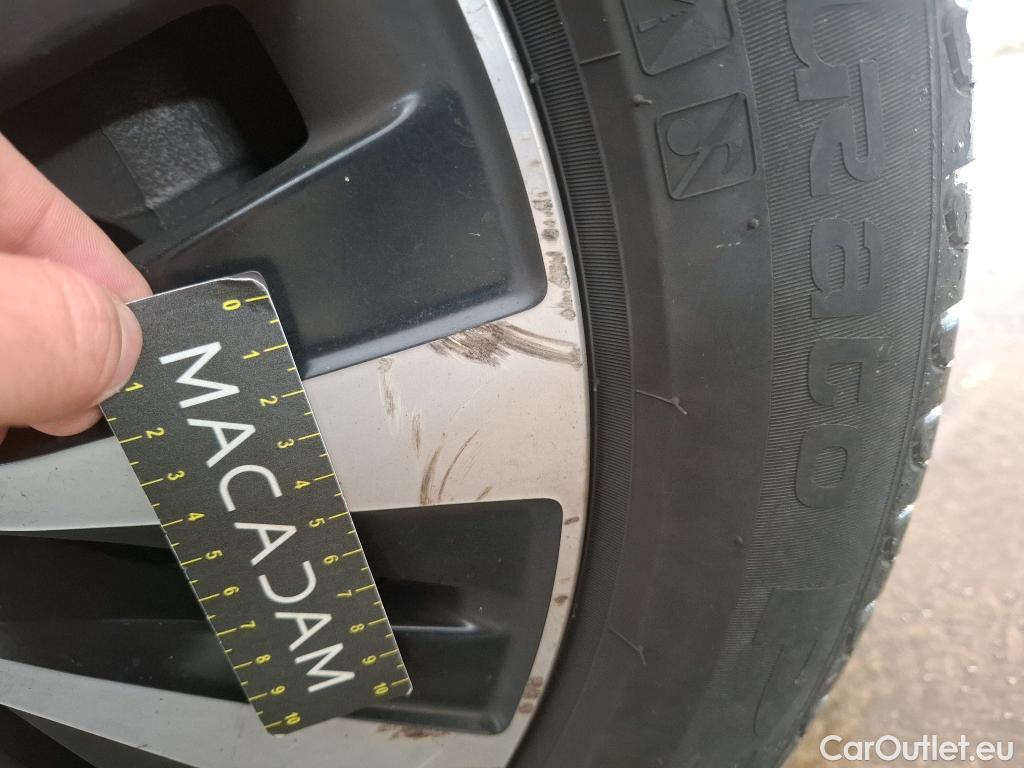  Mercedes  A-Klasse MERCEDES-BENZ Classe A Berline / 2018 / 4P / Berline A 180 d Business Line 8G-DCT #60