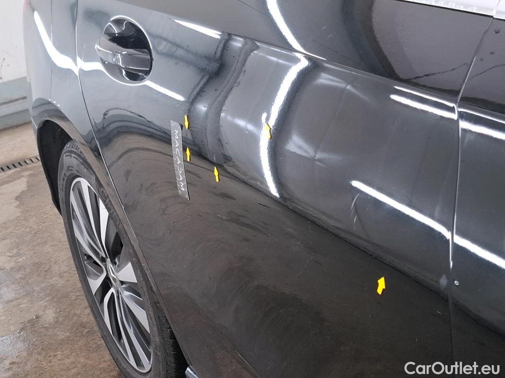  Mercedes  A-Klasse MERCEDES-BENZ Classe A Berline / 2018 / 4P / Berline A 180 d Business Line 8G-DCT #29