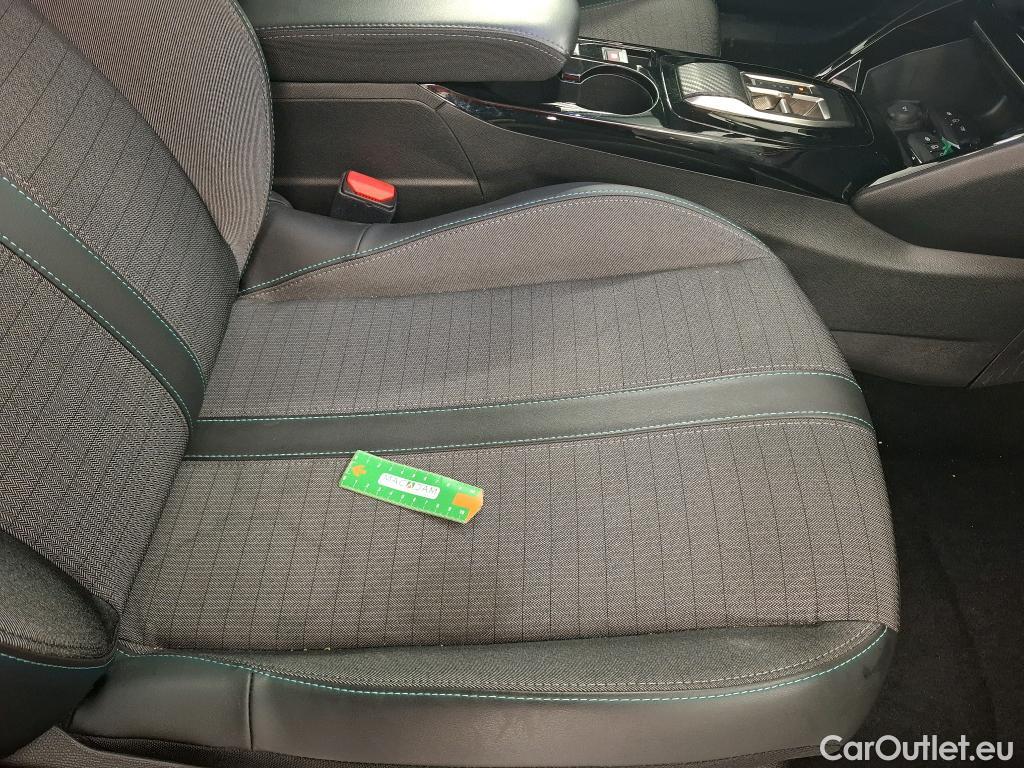  Peugeot  2008  Allure Pack 1.2 PureTech 130CV BVA8 E6d #17