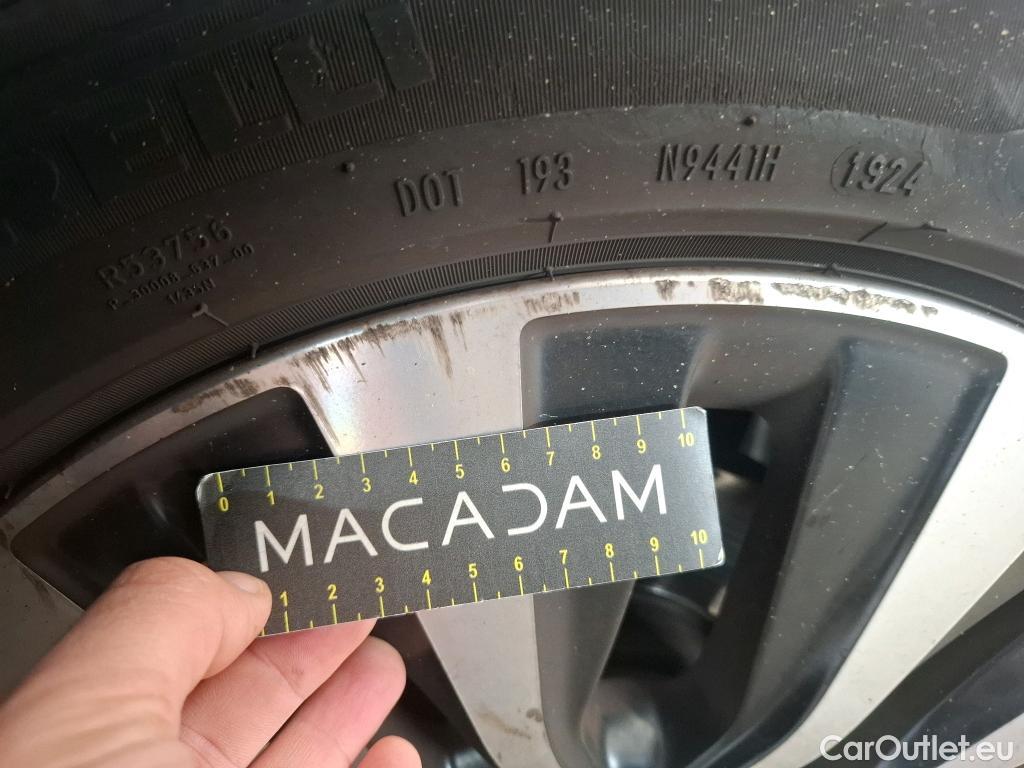  Mercedes  A-Klasse MERCEDES-BENZ Classe A Berline / 2018 / 4P / Berline A 180 d Business Line 8G-DCT #57