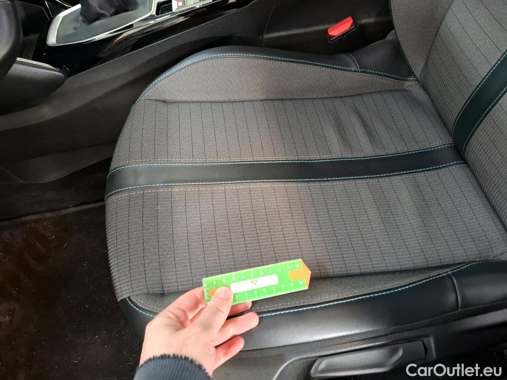  Peugeot  2008  Allure Pack 1.5 HDi 110CV BVM6 E6d #9