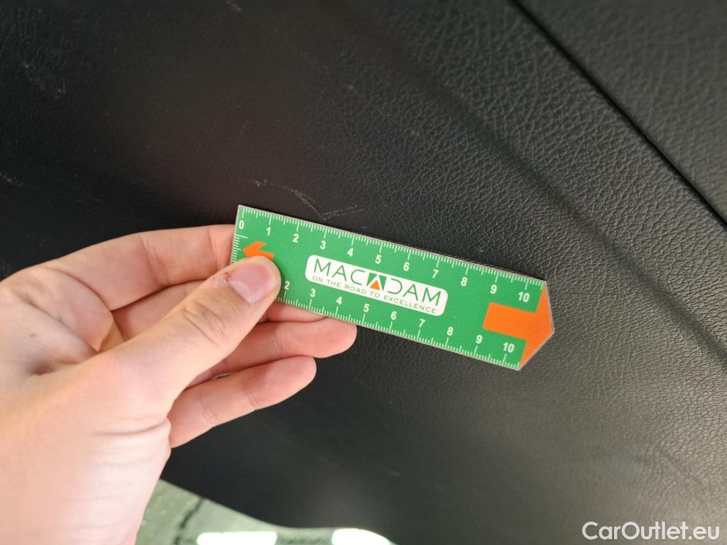  Mercedes  GLB MERCEDES-BENZ  / 2019 / 5P / SUV  200 d Progressive Line #7