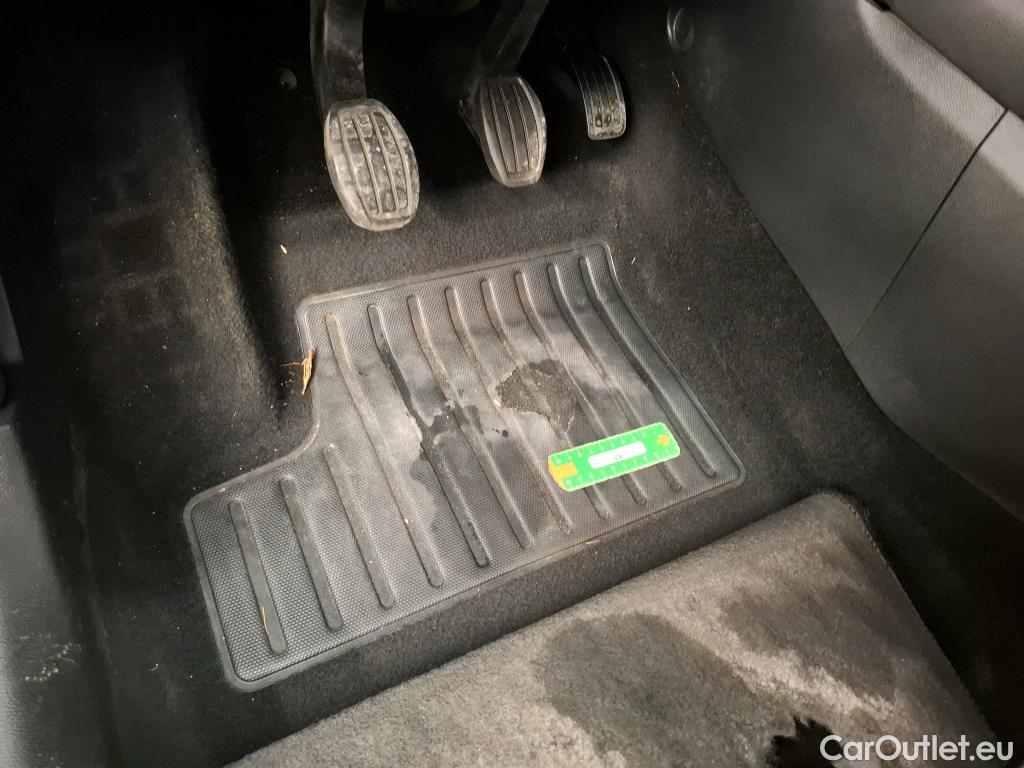  Peugeot  2008  Active Business 1.5 HDi 110CV BVM6 E6d #24