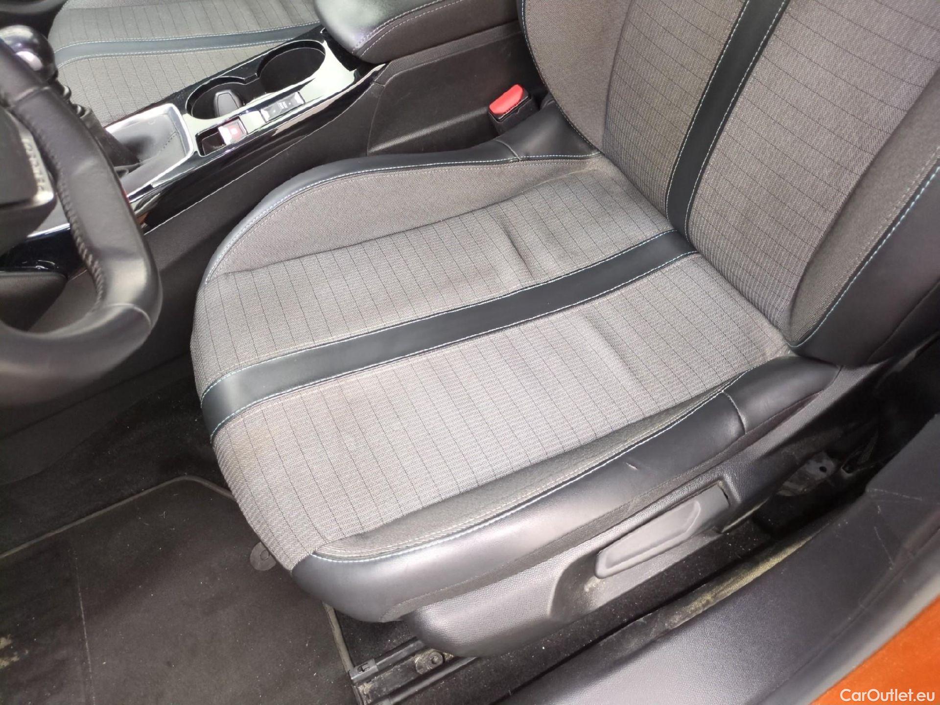  Peugeot  2008  Allure Business 1.5 HDi 110CV BVM6 E6d #10