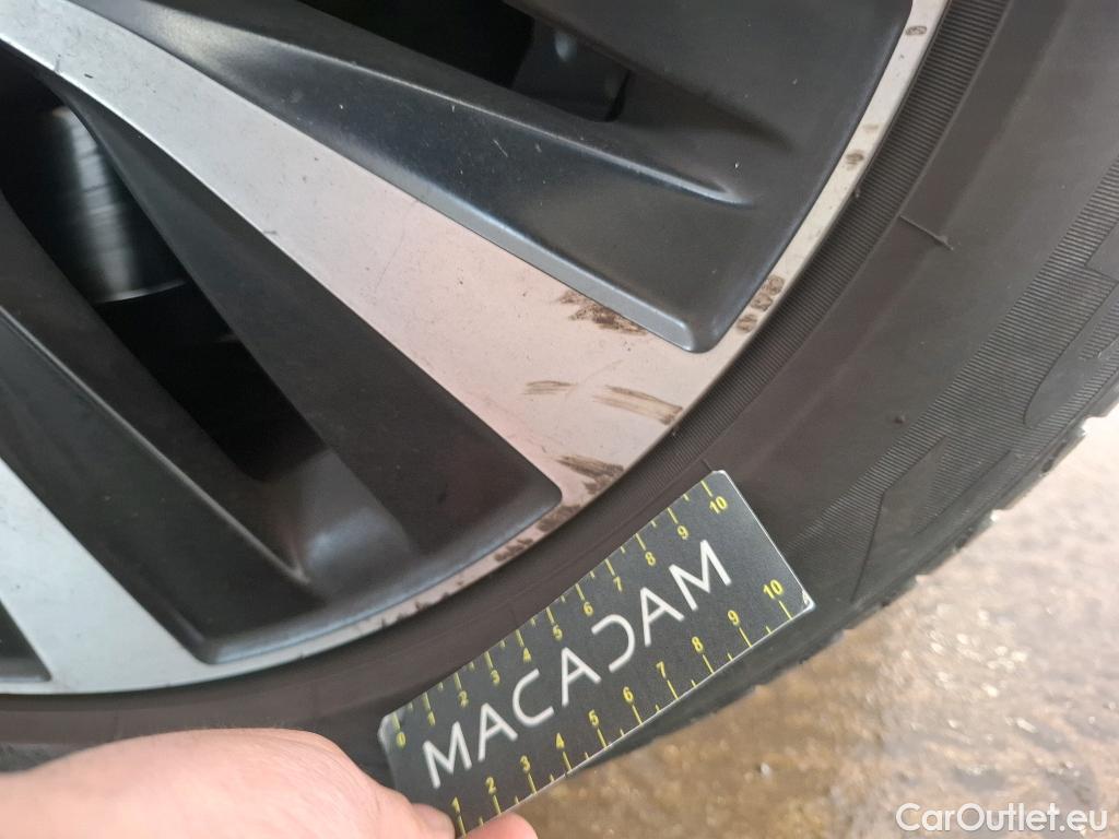  Mercedes  A-Klasse MERCEDES-BENZ Classe A Berline / 2018 / 4P / Berline A 180 d Business Line 8G-DCT #61