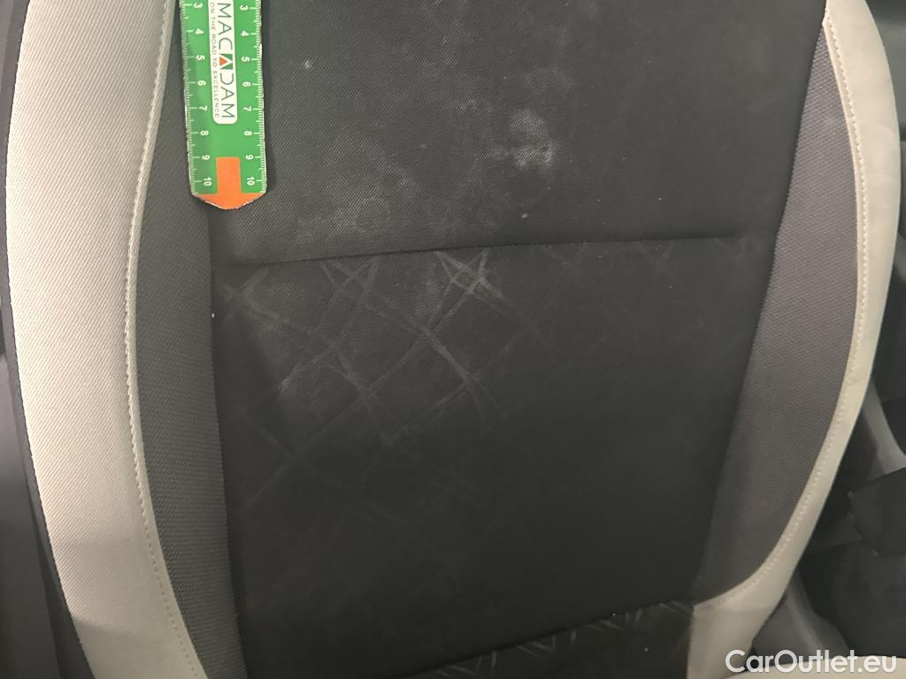  Nissan  Micra  5p Berline IG-T 90 N-Connecta / COMPRESSEUR + CALCULATEUR CLIM HS
 #49