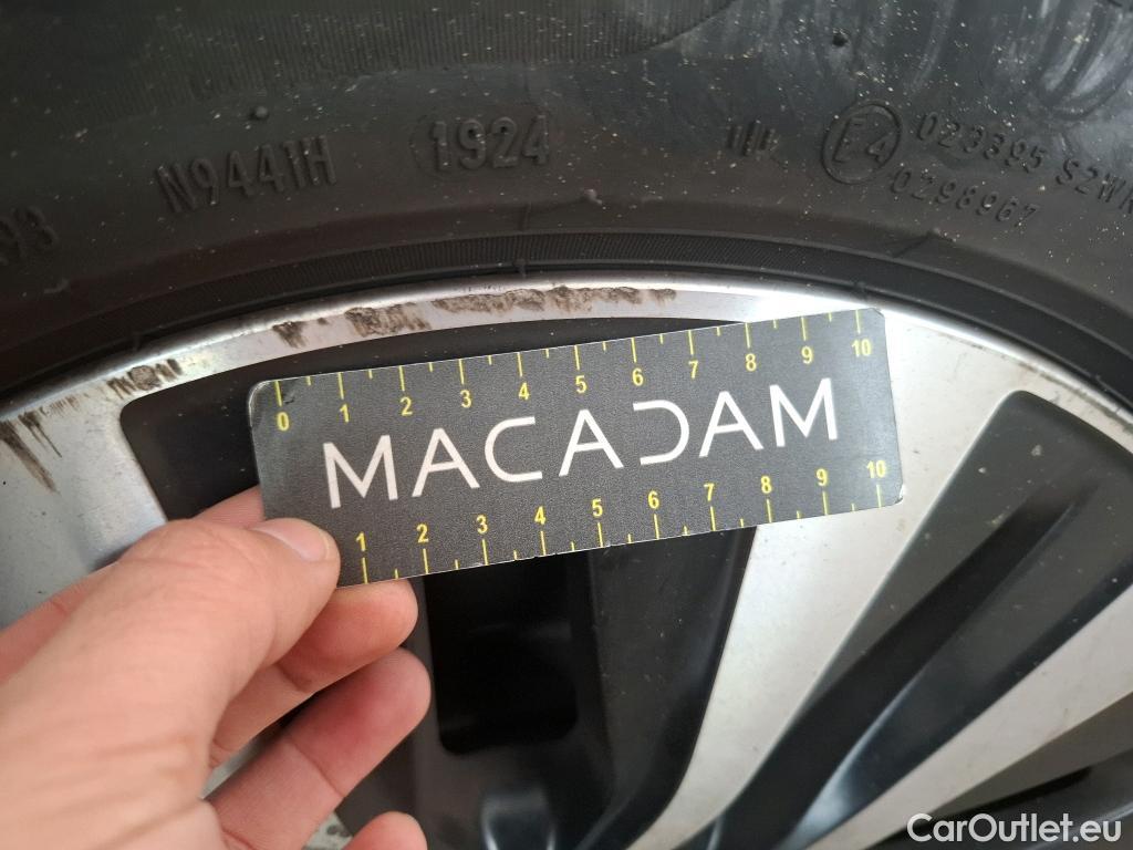  Mercedes  A-Klasse MERCEDES-BENZ Classe A Berline / 2018 / 4P / Berline A 180 d Business Line 8G-DCT #58