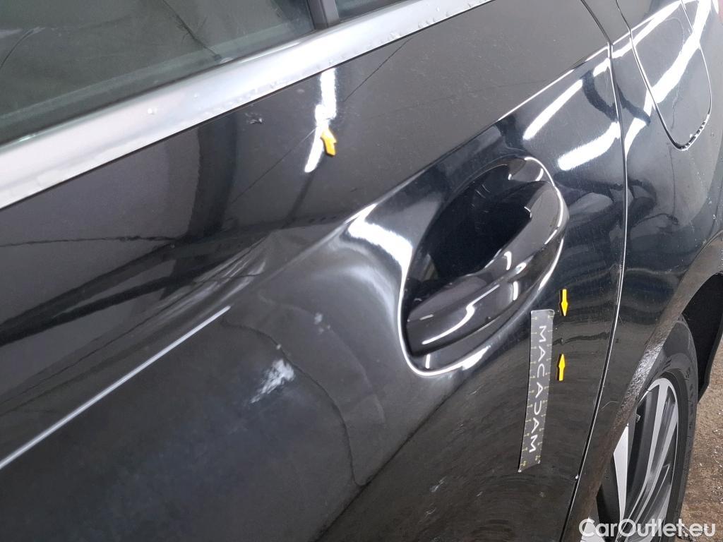  Mercedes  A-Klasse MERCEDES-BENZ Classe A Berline / 2018 / 4P / Berline A 180 d Business Line 8G-DCT #69