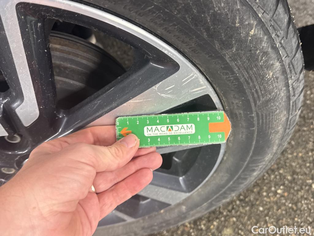  Nissan  Micra  5p Berline IG-T 90 N-Connecta / COMPRESSEUR + CALCULATEUR CLIM HS
 #53