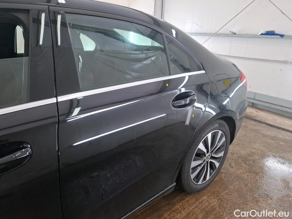  Mercedes  A-Klasse MERCEDES-BENZ Classe A Berline / 2018 / 4P / Berline A 180 d Business Line 8G-DCT #66