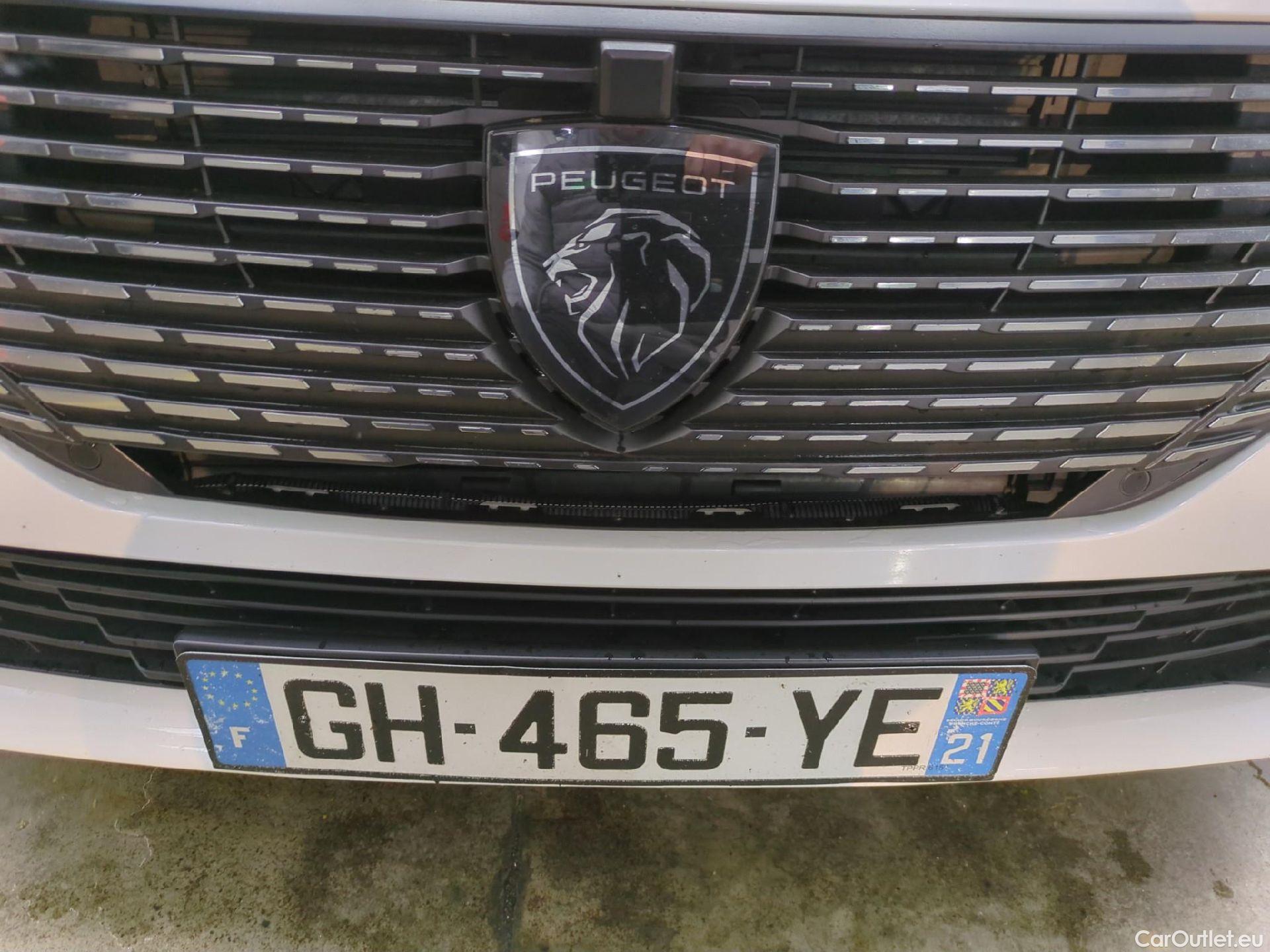  Peugeot  308 PEUGEOT  SW / 2021 / 5P / Break PureTech 130 S&S EAT 8 ALLURE #41