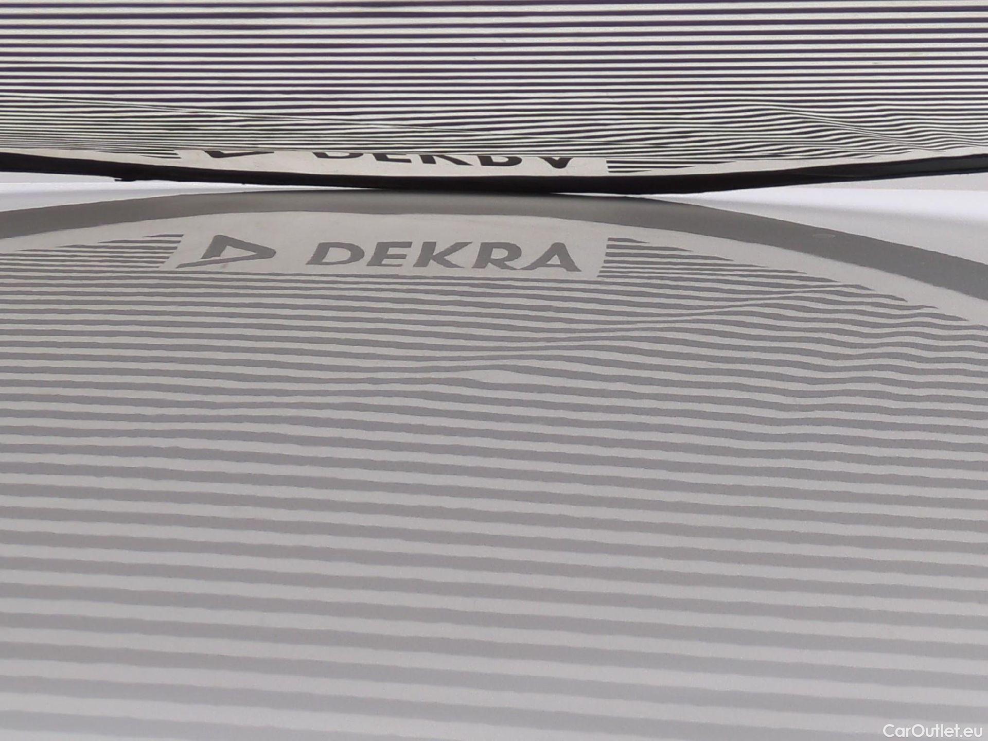  Peugeot  308 PEUGEOT  SW / 2021 / 5P / Break PureTech 130 S&S EAT 8 ALLURE #28