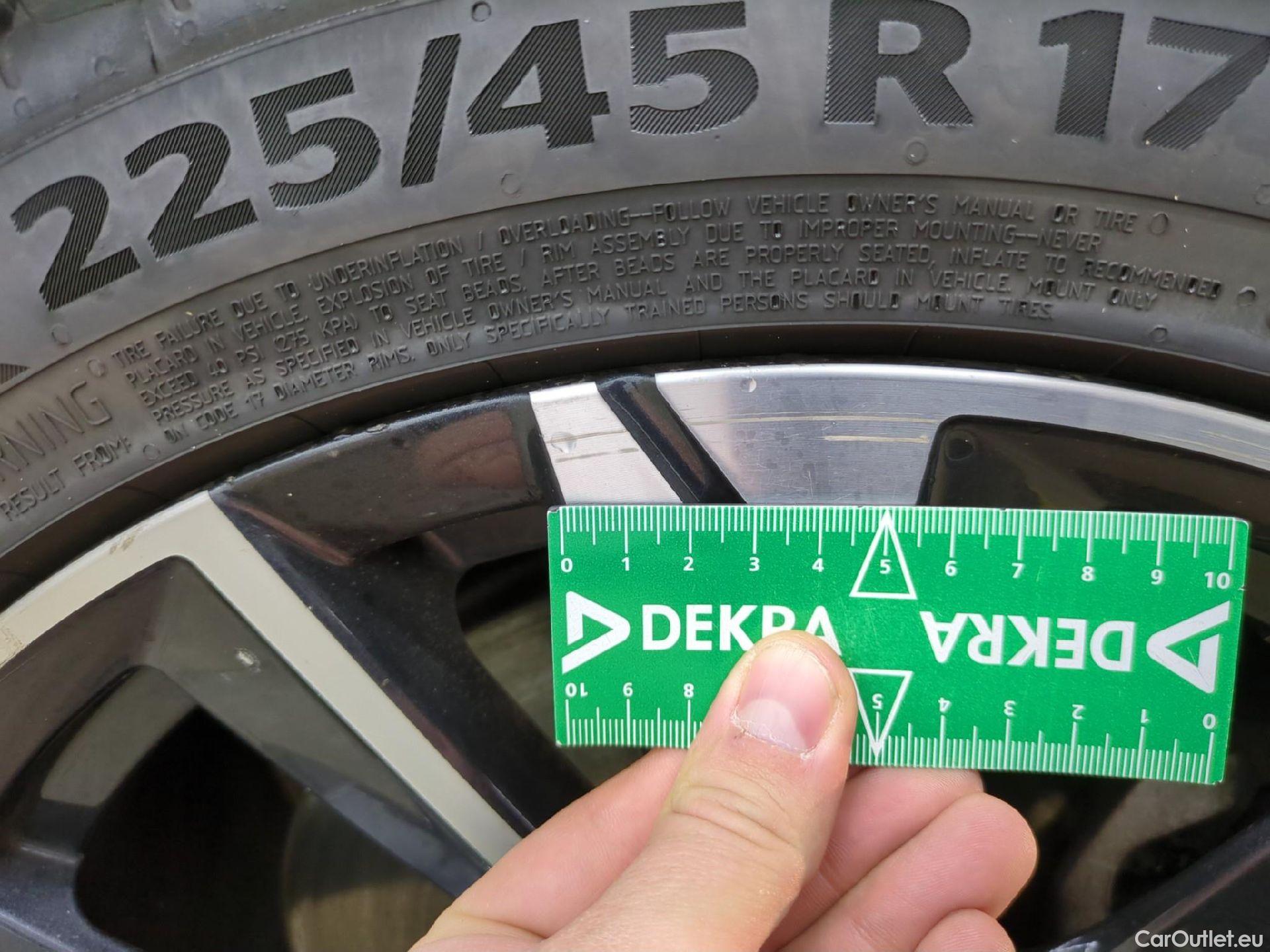  Peugeot  308 PEUGEOT  SW / 2021 / 5P / Break PureTech 130 S&S EAT 8 ALLURE #7