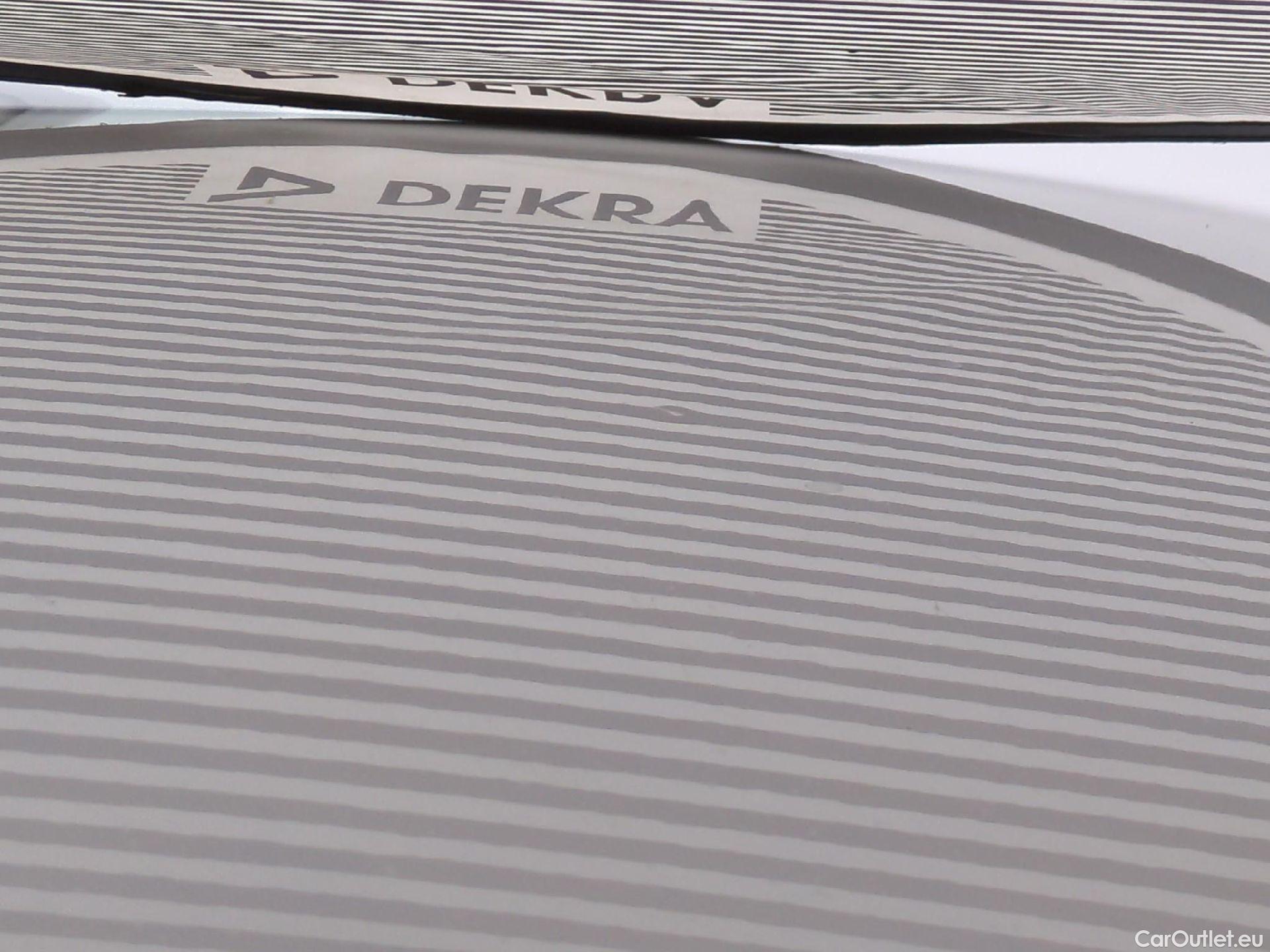  Peugeot  308 PEUGEOT  SW / 2021 / 5P / Break PureTech 130 S&S EAT 8 ALLURE #45