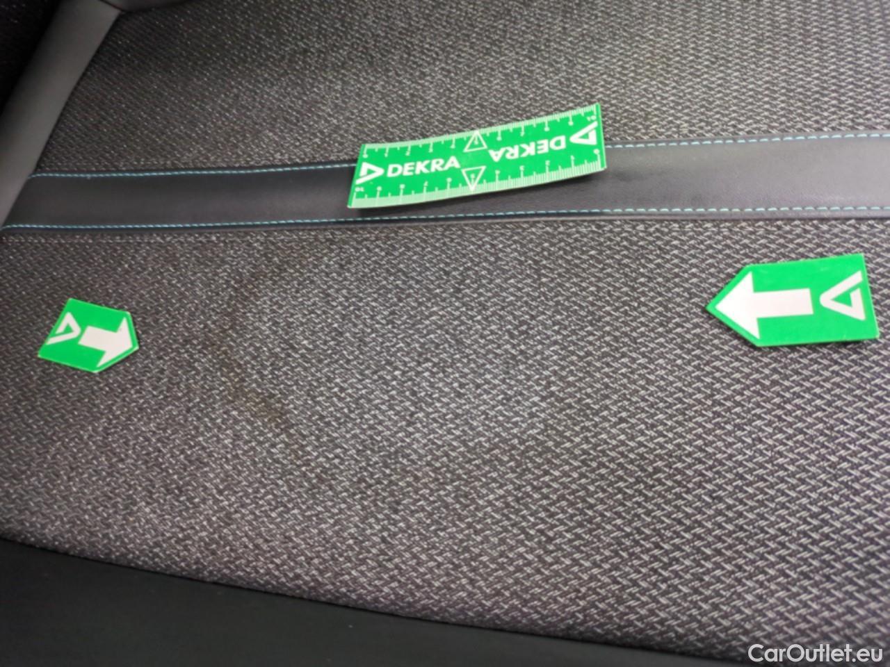  Peugeot  308 PEUGEOT  SW / 2021 / 5P / Break PureTech 130 S&S EAT 8 ALLURE #4