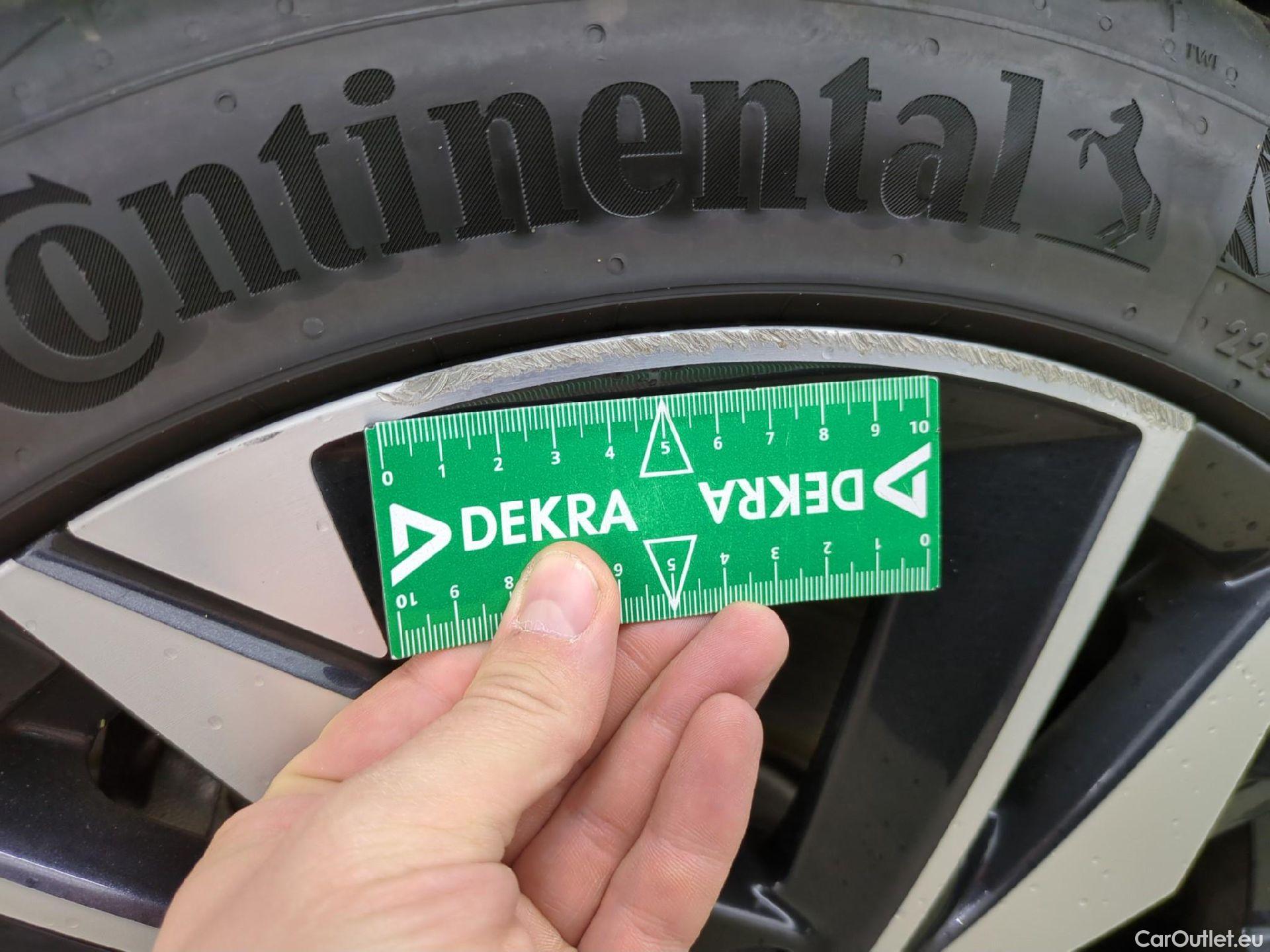  Peugeot  308 PEUGEOT  SW / 2021 / 5P / Break PureTech 130 S&S EAT 8 ALLURE #12