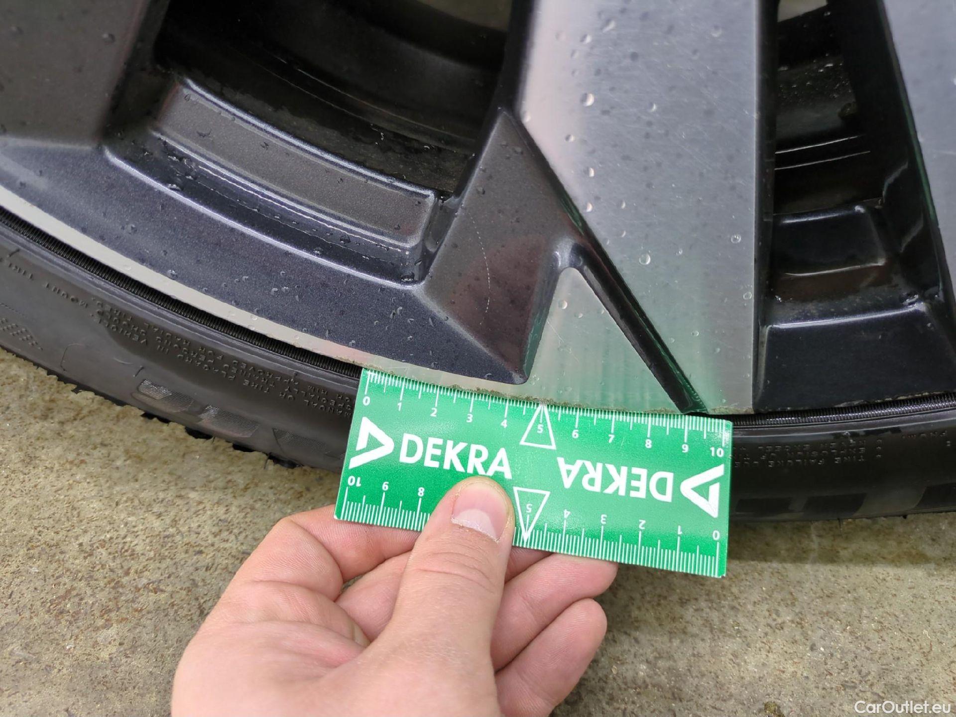  Peugeot  308 PEUGEOT  SW / 2021 / 5P / Break PureTech 130 S&S EAT 8 ALLURE #16