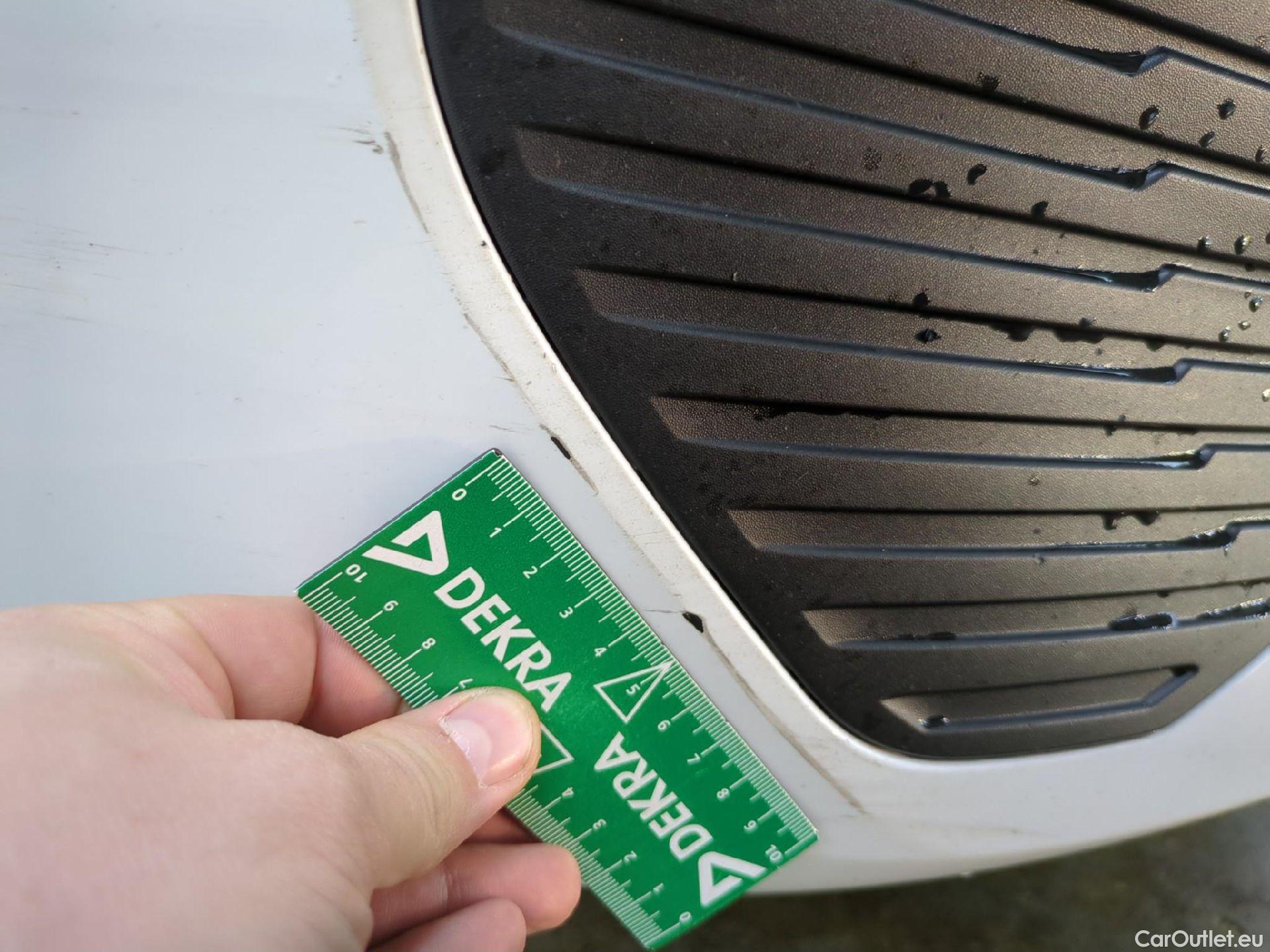  Peugeot  308 PEUGEOT  SW / 2021 / 5P / Break PureTech 130 S&S EAT 8 ALLURE #40