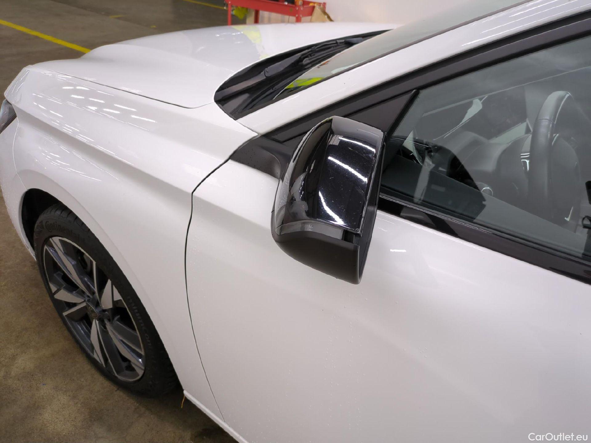  Peugeot  308 PEUGEOT  SW / 2021 / 5P / Break PureTech 130 S&S EAT 8 ALLURE #2