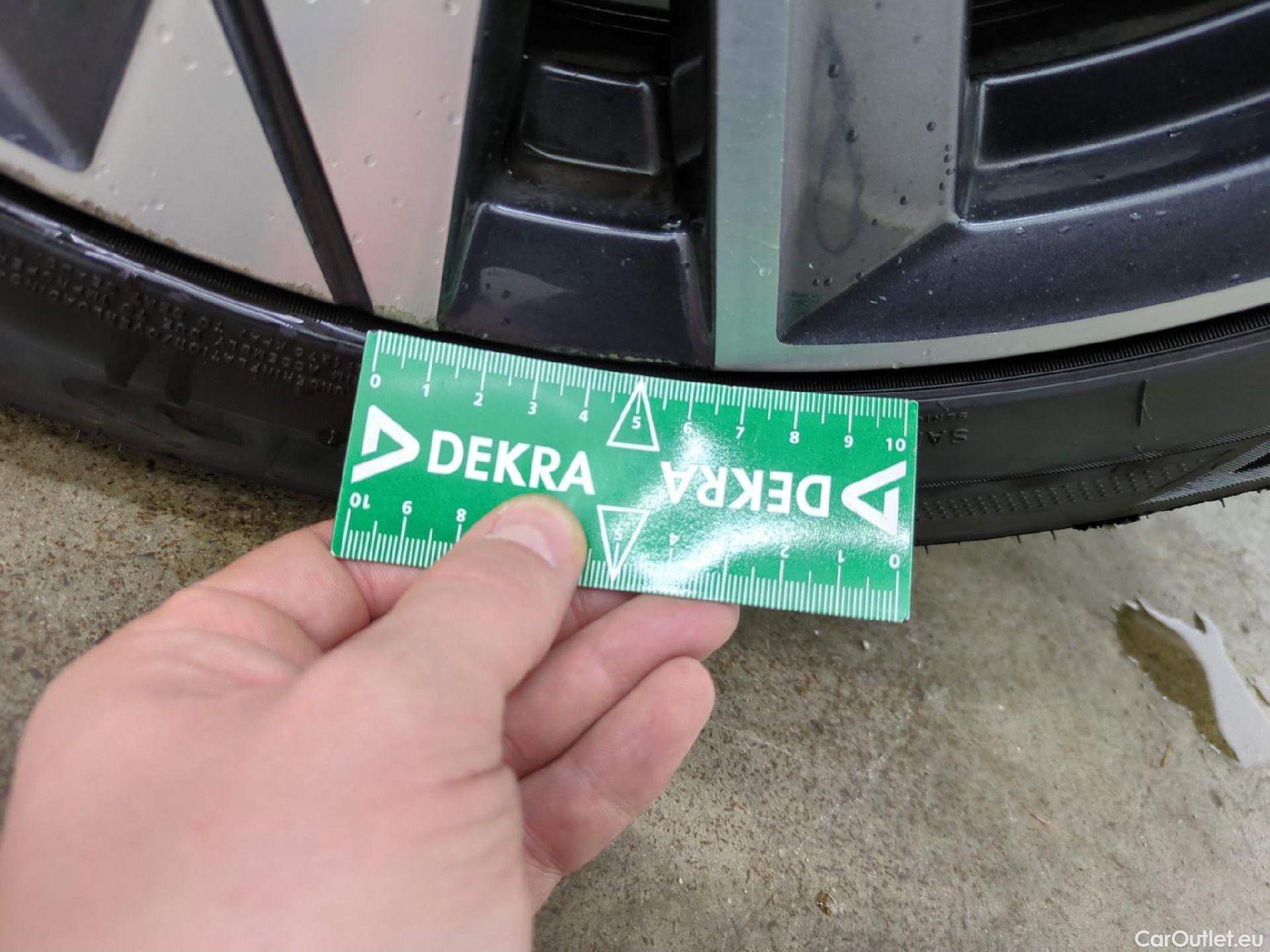  Peugeot  308 PEUGEOT  SW / 2021 / 5P / Break PureTech 130 S&S EAT 8 ALLURE #14