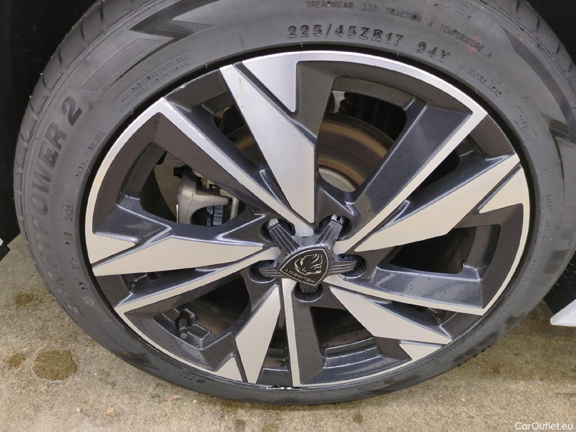  Peugeot  308 PEUGEOT  SW / 2021 / 5P / Break PureTech 130 S&S EAT 8 ALLURE #17