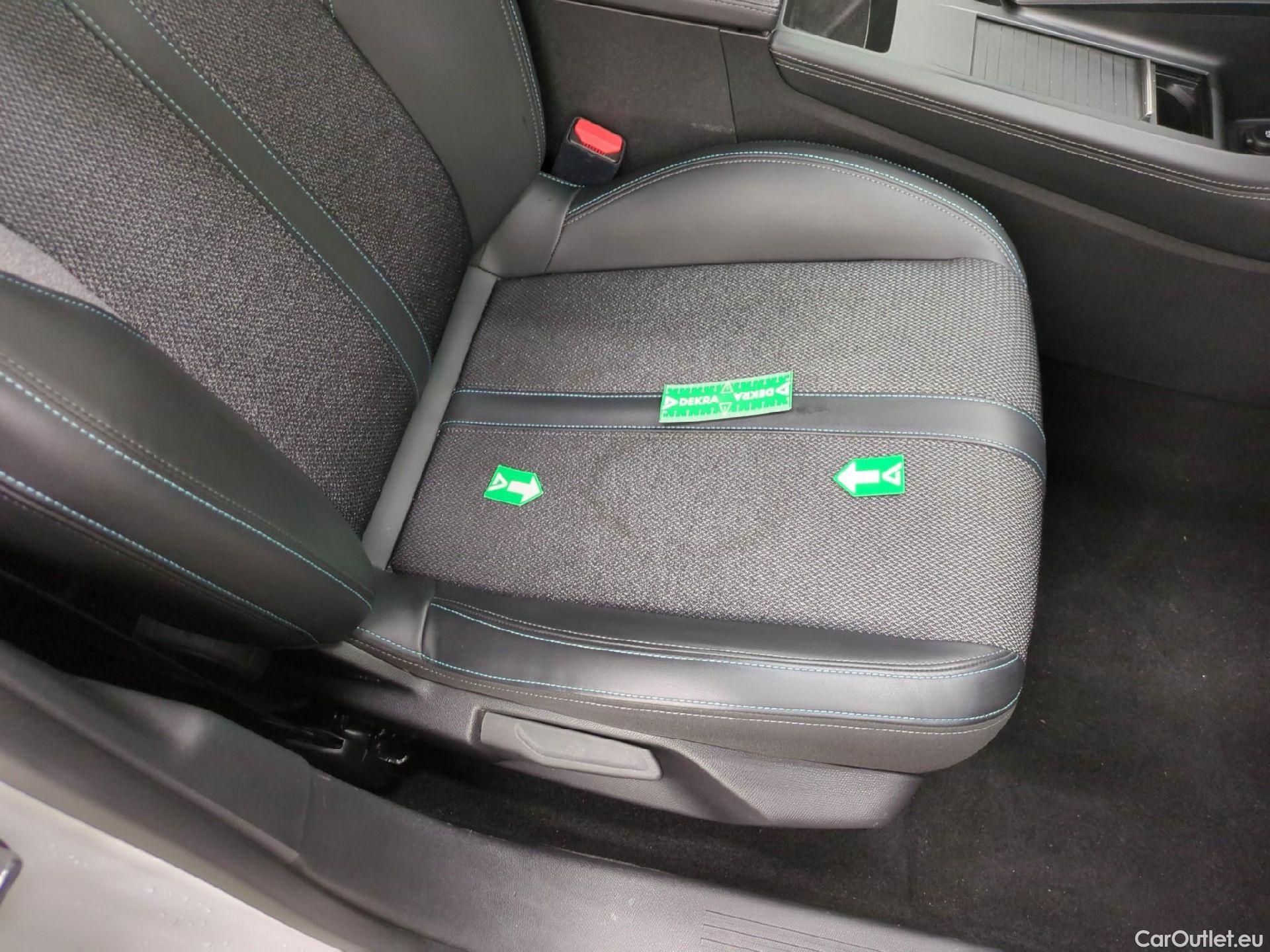  Peugeot  308 PEUGEOT  SW / 2021 / 5P / Break PureTech 130 S&S EAT 8 ALLURE #3