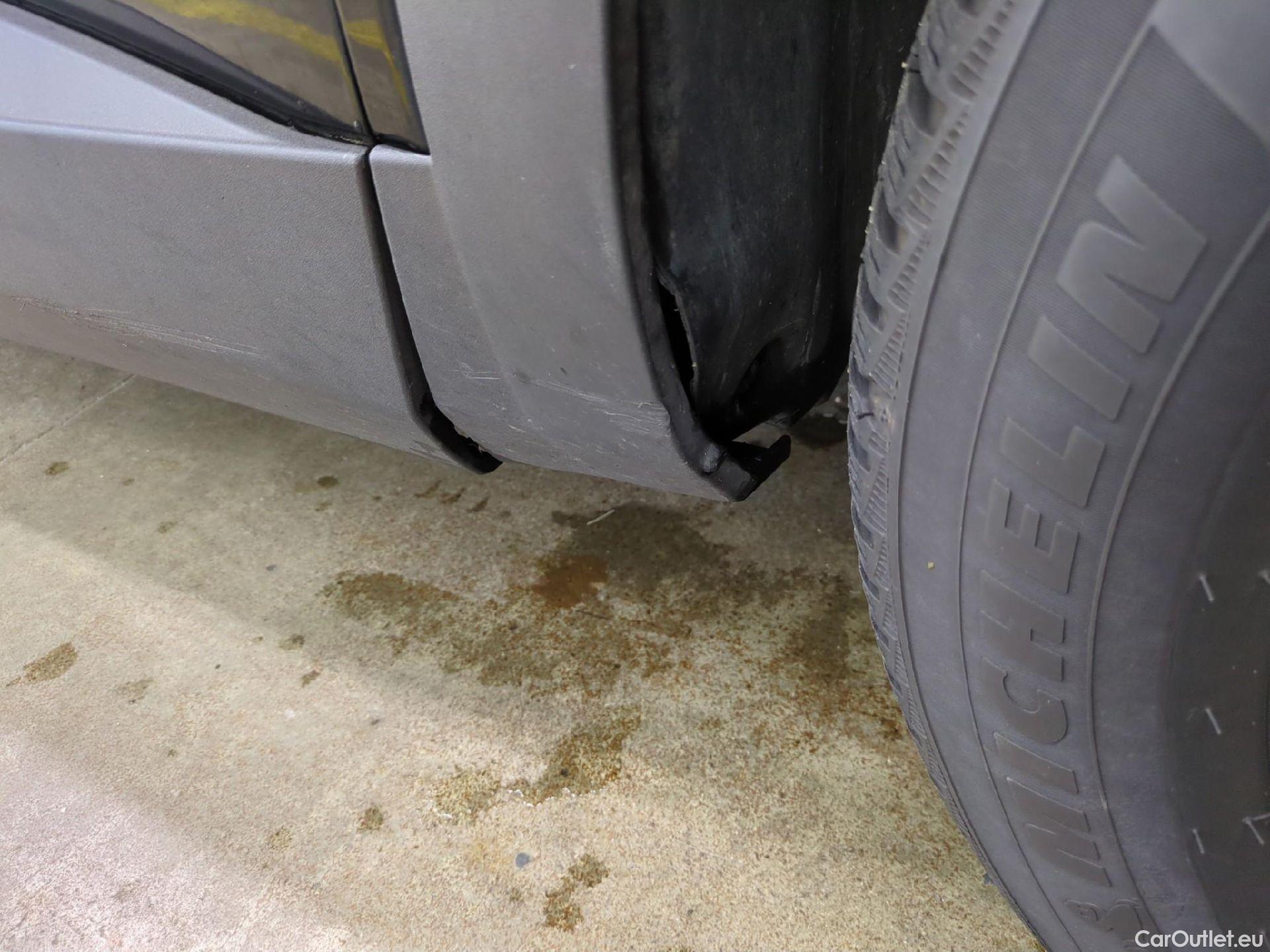  Peugeot  3008  Active Pack 1.2 PureTech 130CV BVA8 E6d #46