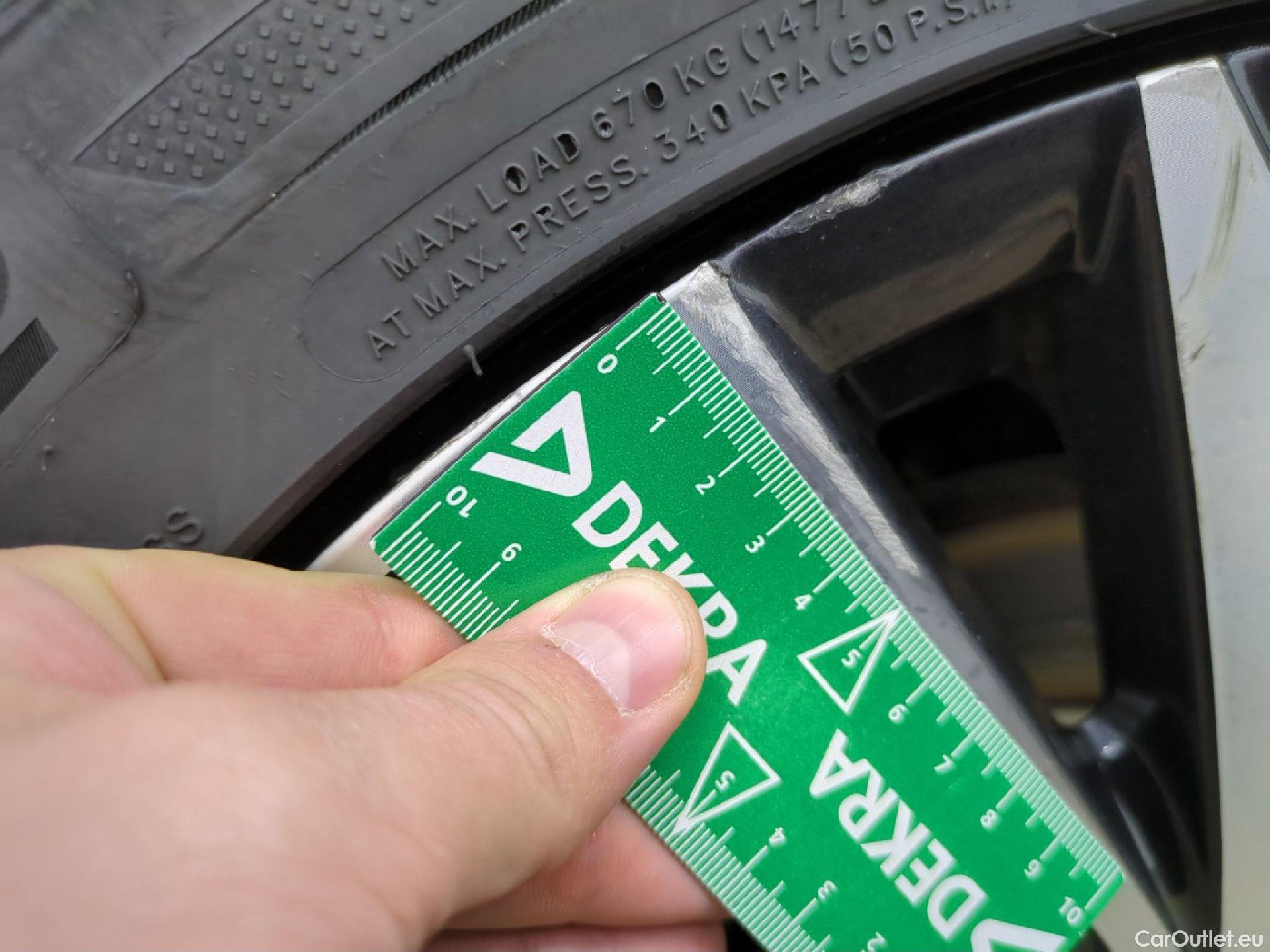  Peugeot  308 PEUGEOT  SW / 2021 / 5P / Break PureTech 130 S&S EAT 8 ALLURE #19